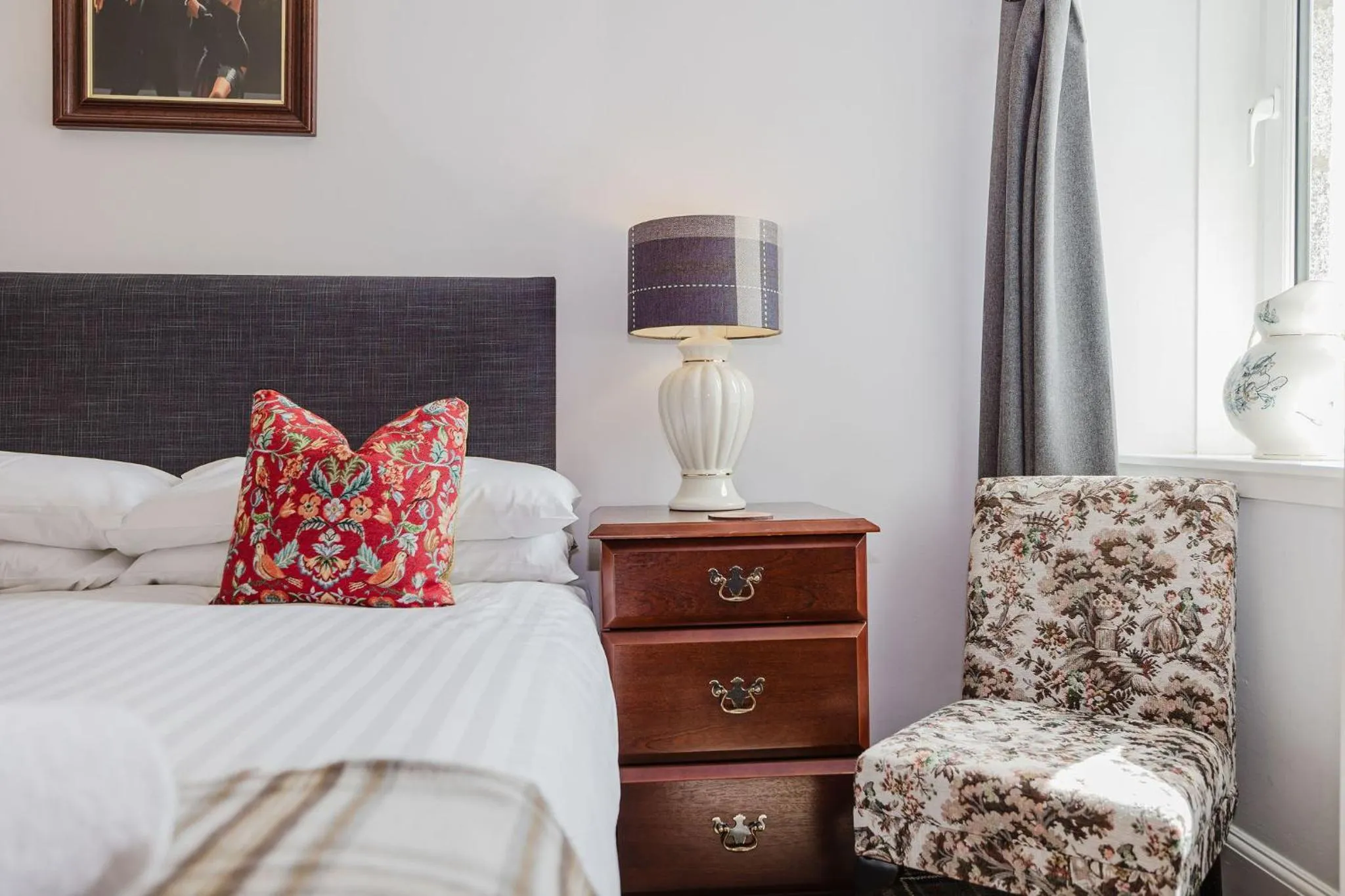 Bed in Whitebridge Hotel