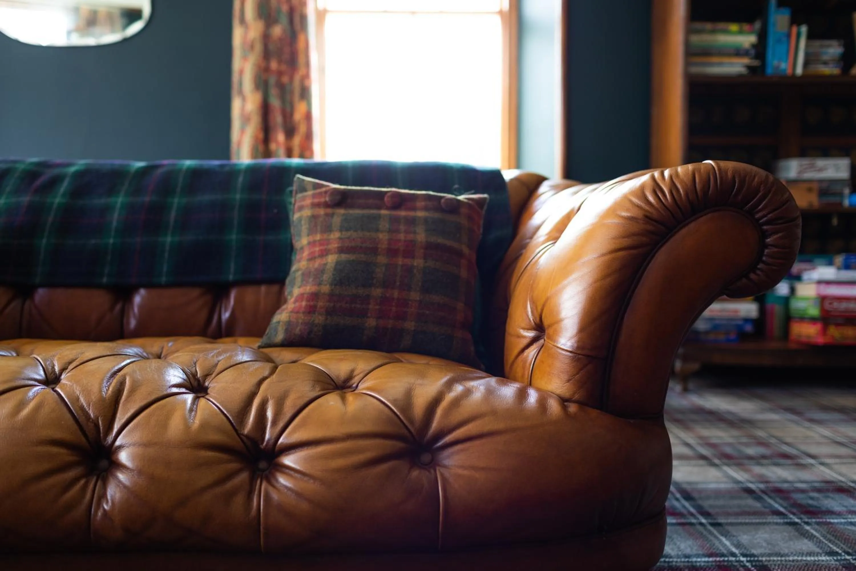 Communal lounge/ TV room in Whitebridge Hotel
