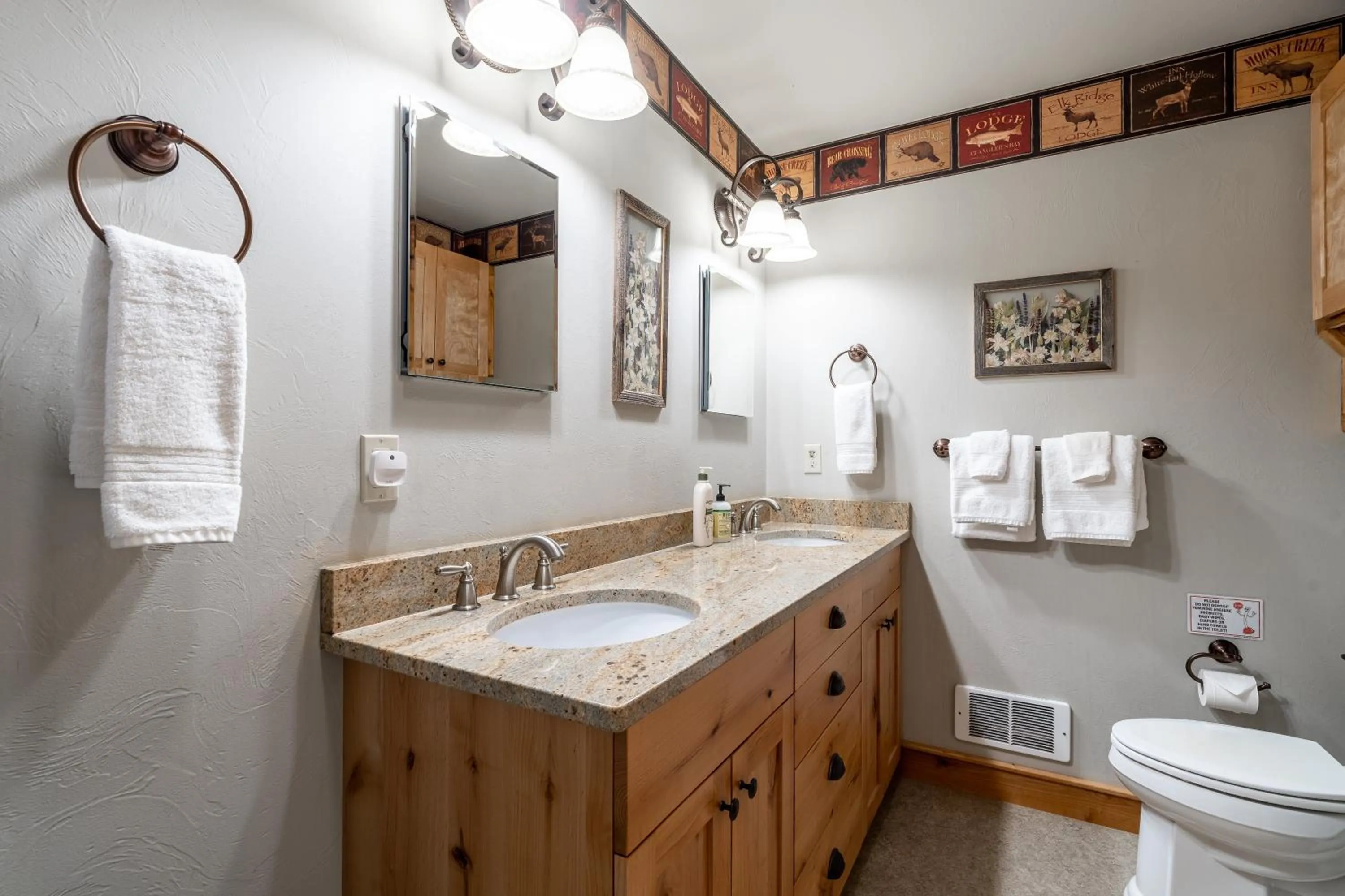 Toilet in Shepherd Family Retreats- Fox