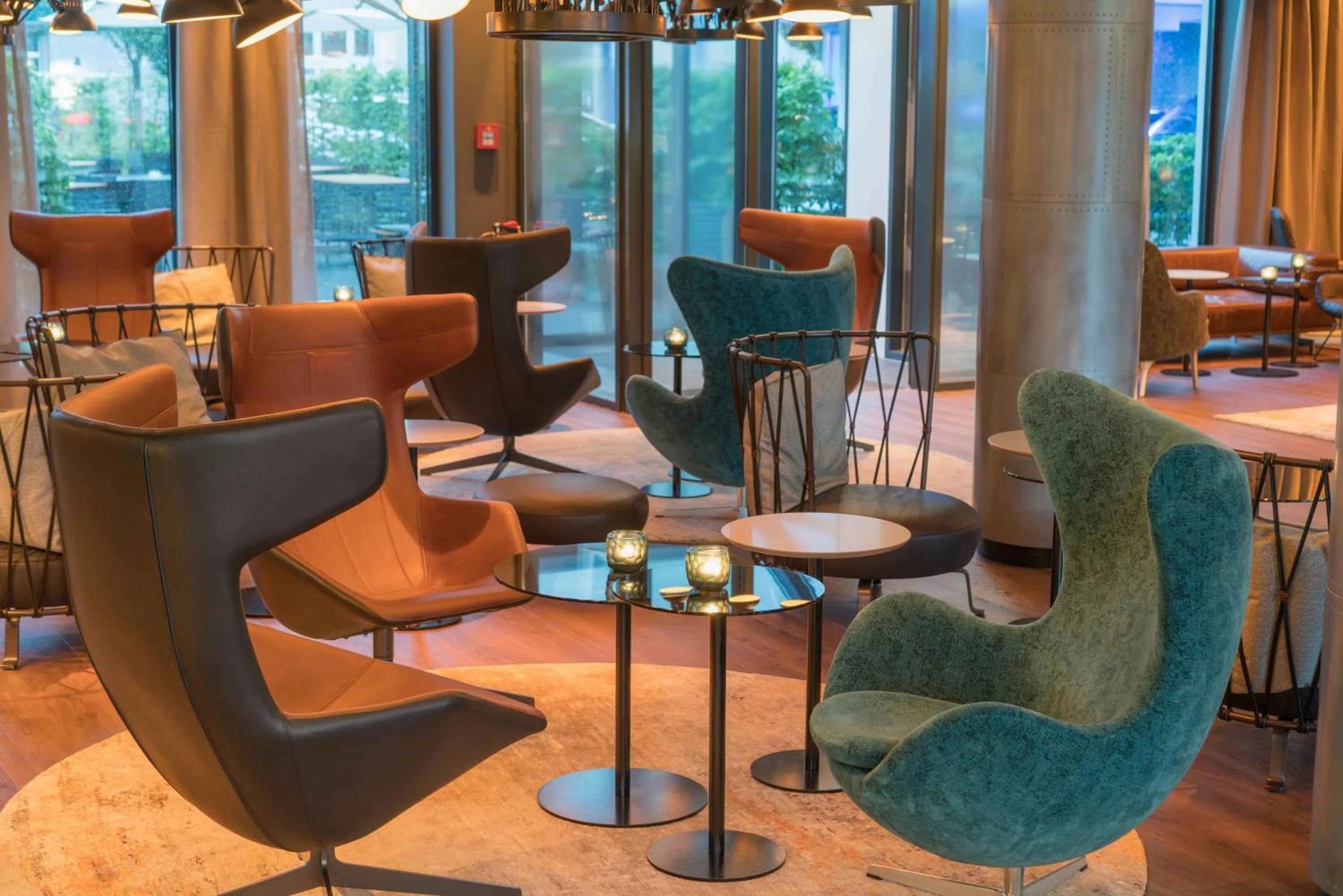 Lounge or bar in Motel One Hamburg Airport