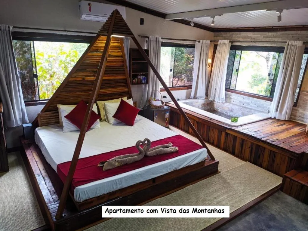 Photo of the whole room, Bed in Sanctuary Pirenópolis Suítes e Flats