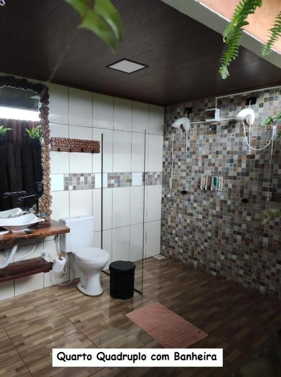 Shower in Sanctuary Pirenópolis Suítes e Flats