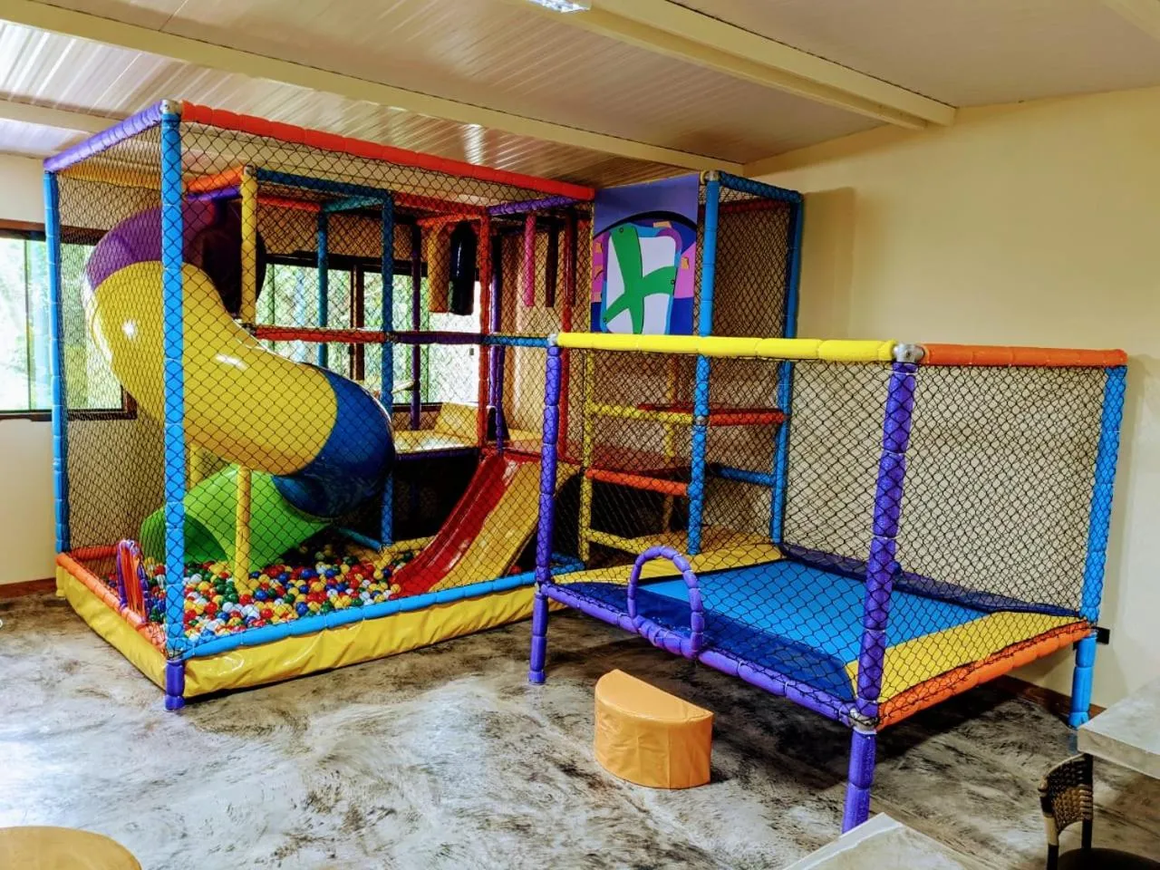 Children play ground in Sanctuary Pirenópolis Suítes e Flats