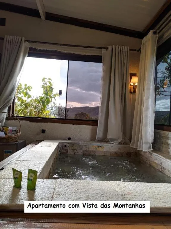 Hot Tub in Sanctuary Pirenópolis Suítes e Flats