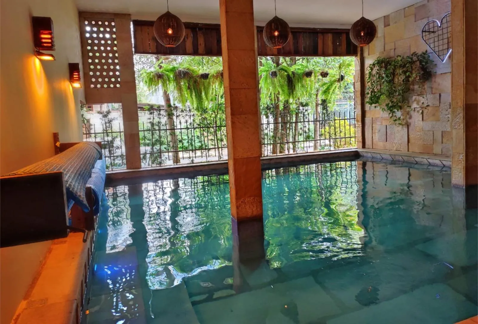 Swimming pool in Sanctuary Pirenópolis Suítes e Flats