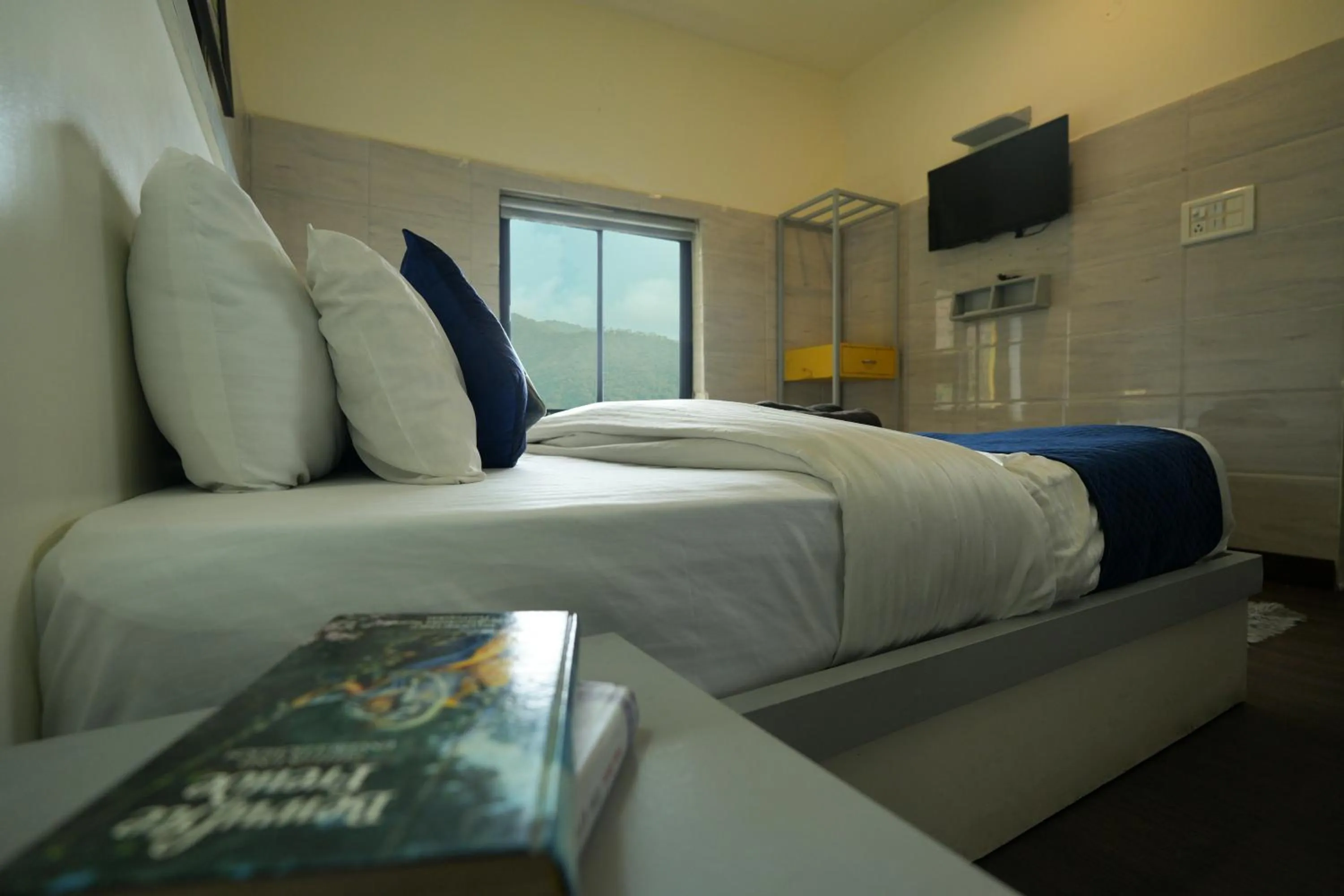 Bed in Shalom Backpackers Rishikesh