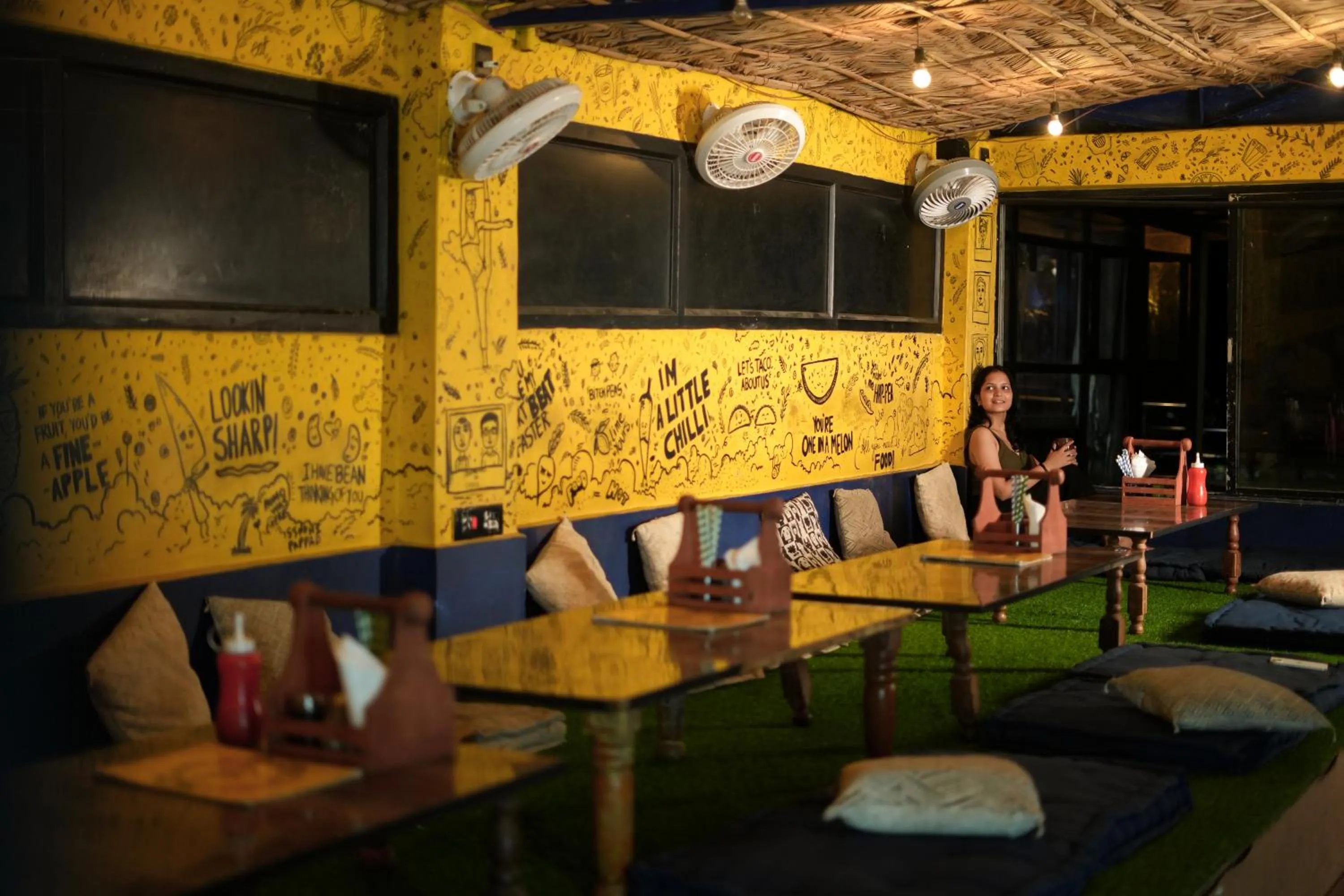 Restaurant/places to eat in Shalom Backpackers Rishikesh