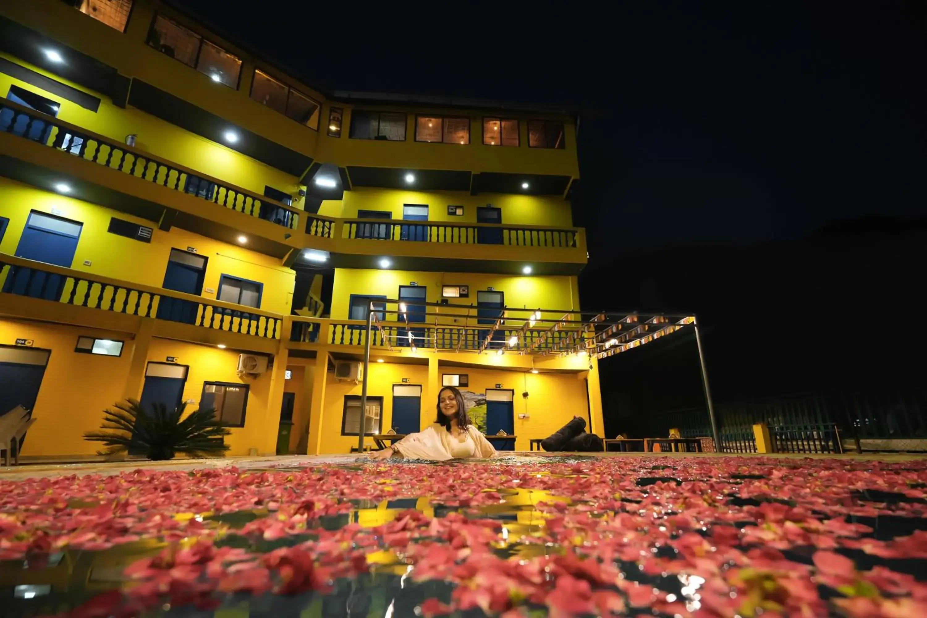 Property building in Shalom Backpackers Rishikesh Property building in Shalom Backpackers Rishikesh