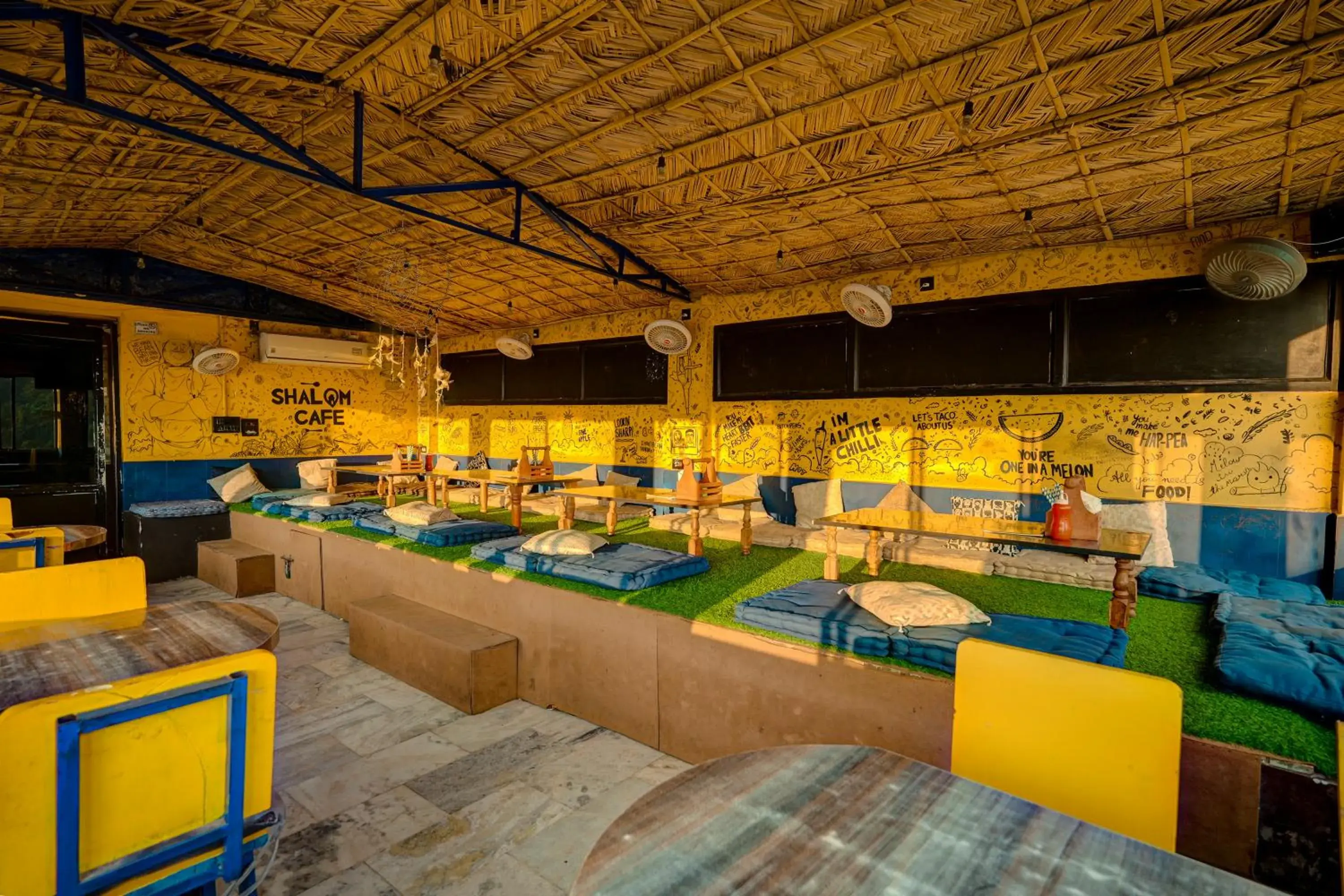 Restaurant/places to eat in Shalom Backpackers Rishikesh Restaurant/places to eat in Shalom Backpackers Rishikesh