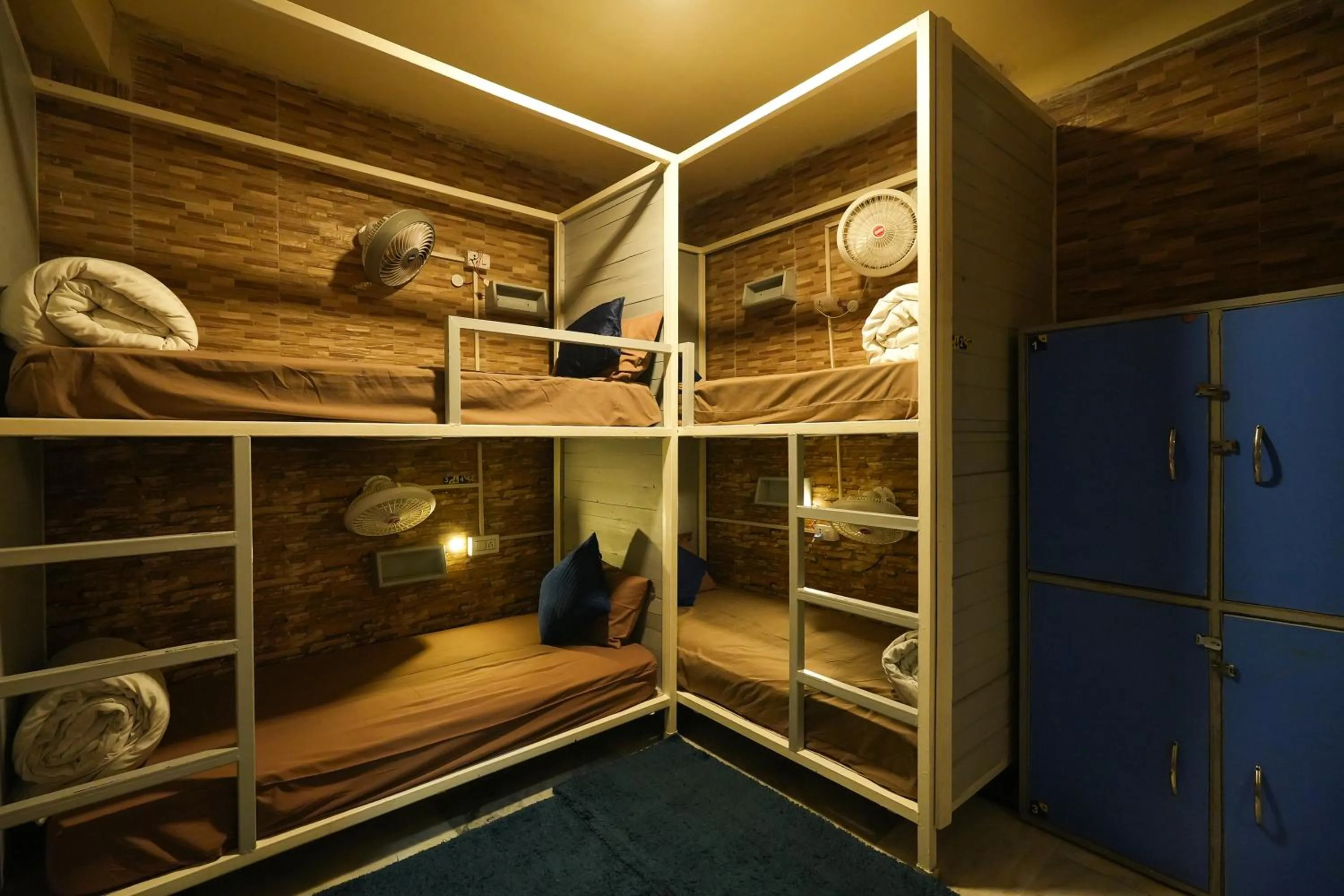 Bed in Shalom Backpackers Rishikesh