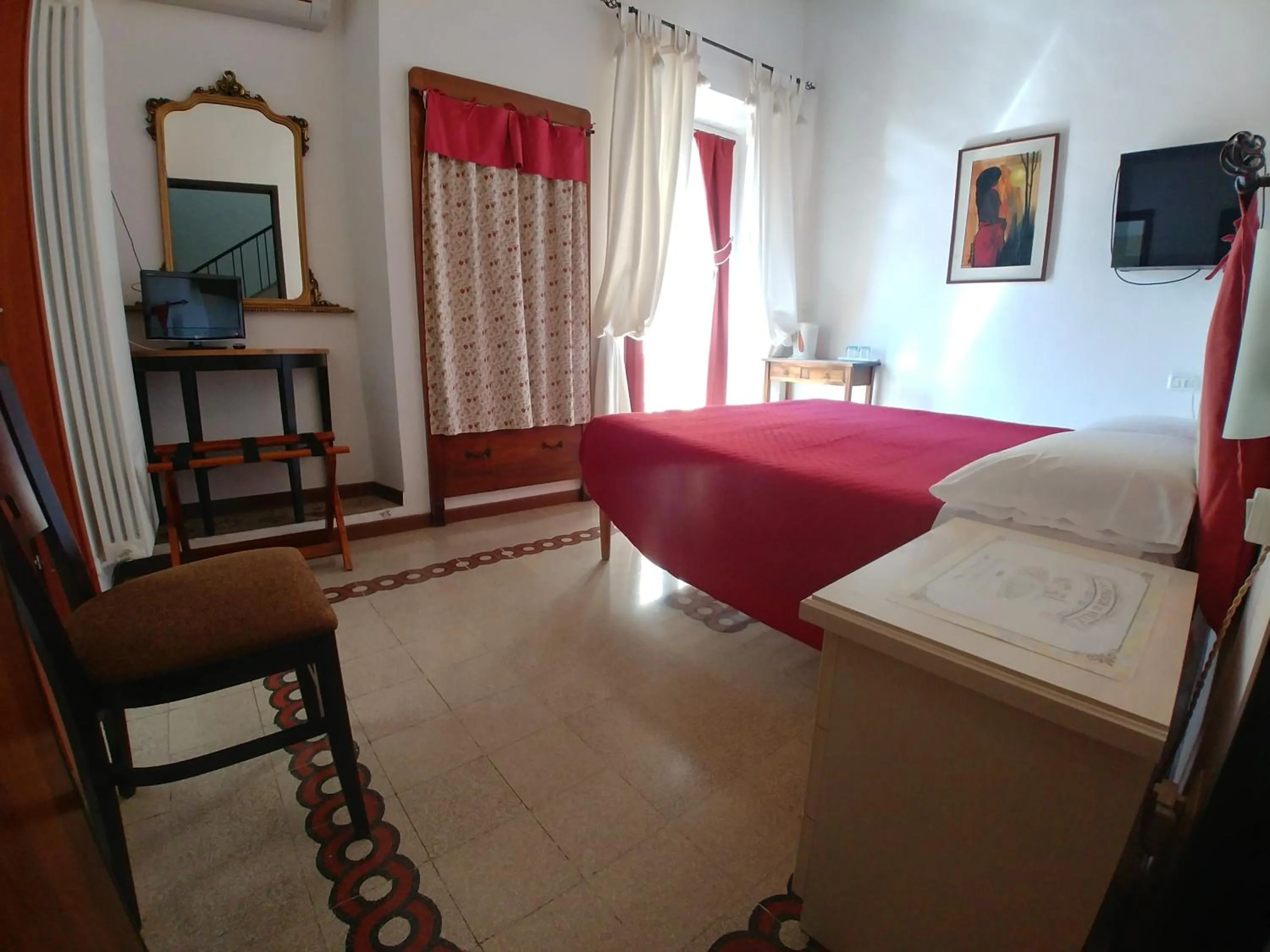 Double Room with Balcony in Antico Borgo Piceno