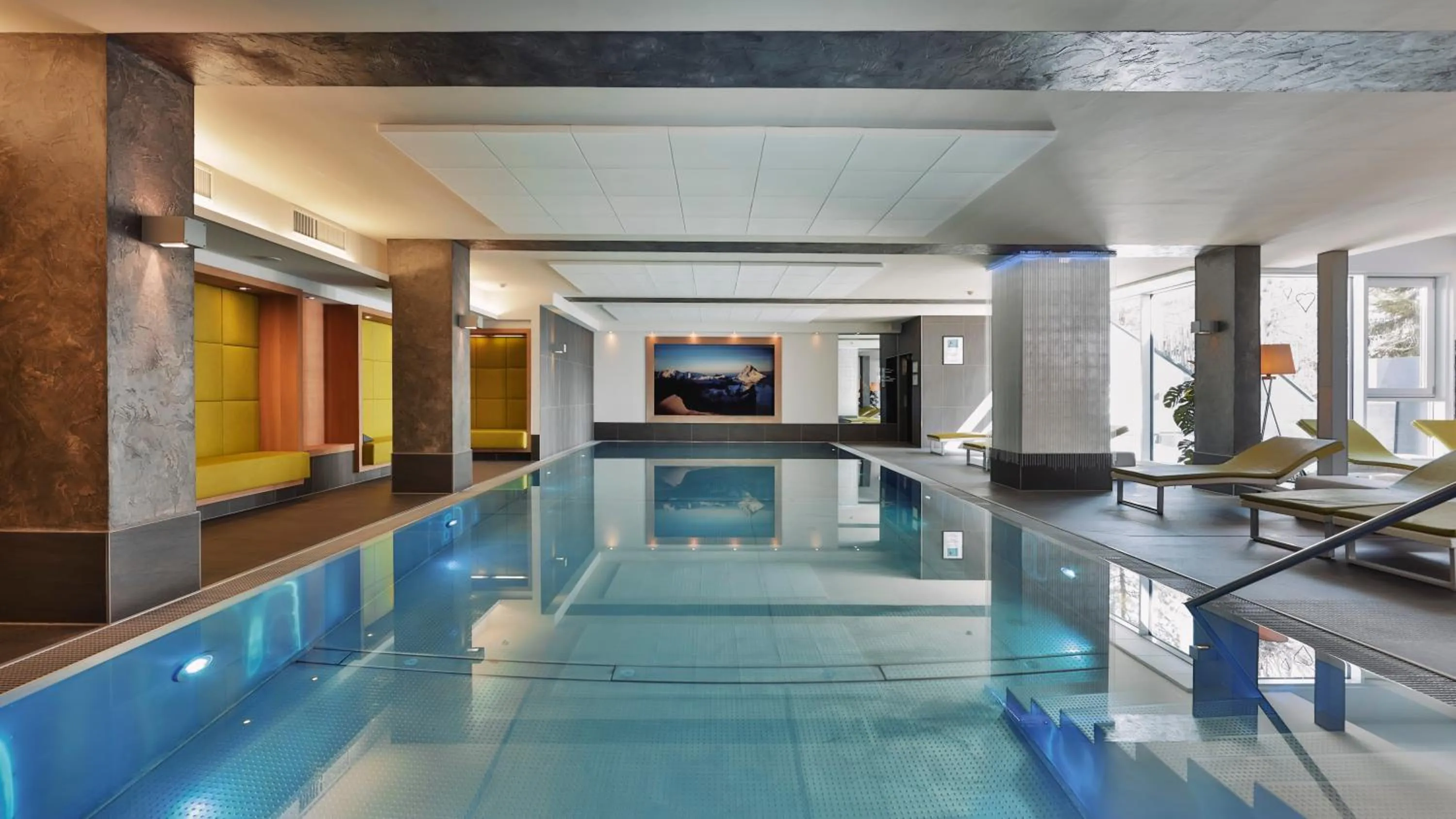 Pool view in Hotel Fliana 4-Sterne Superior