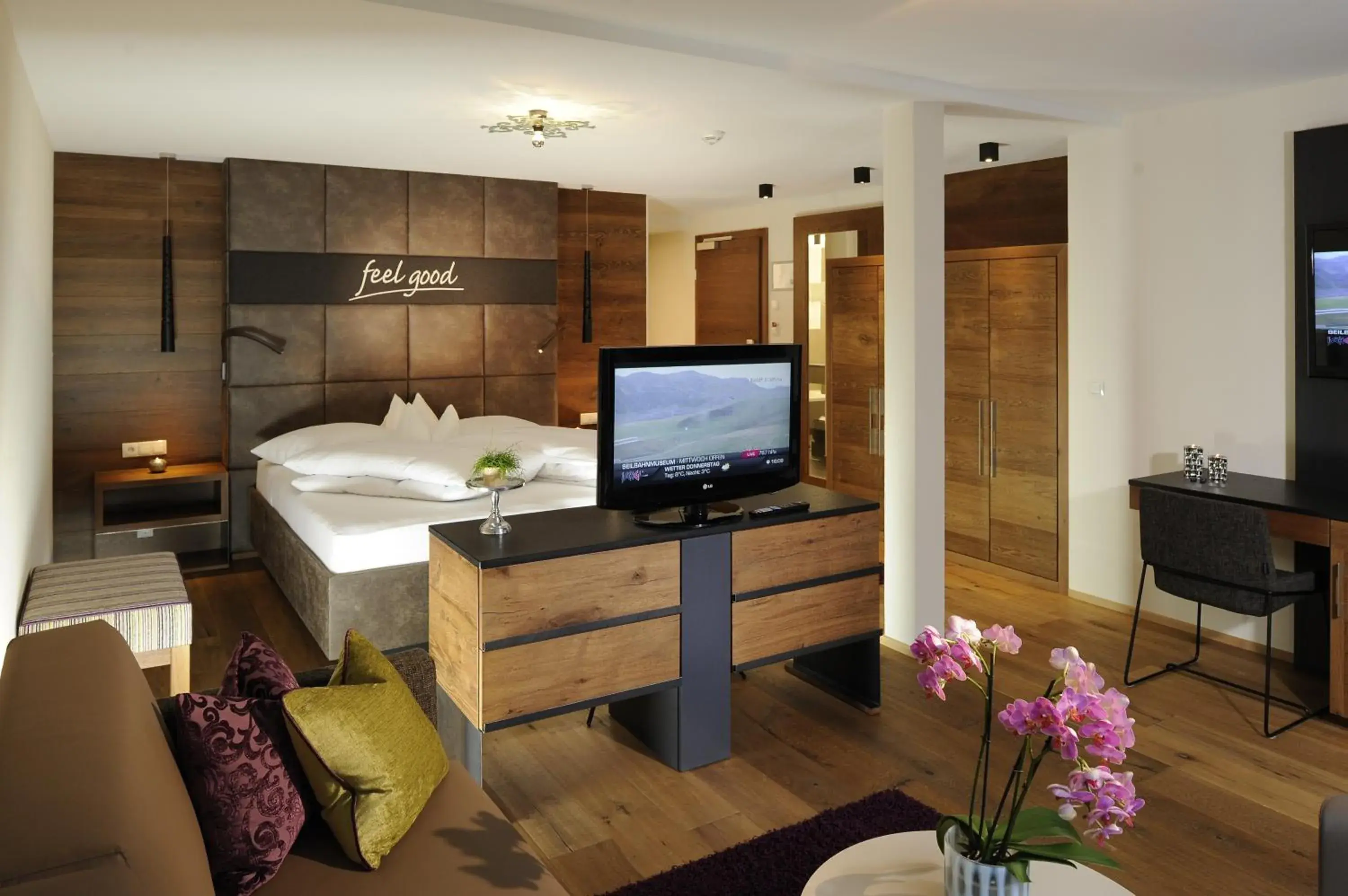 Photo of the whole room, TV/Entertainment Center in Hotel Fliana Ischgl