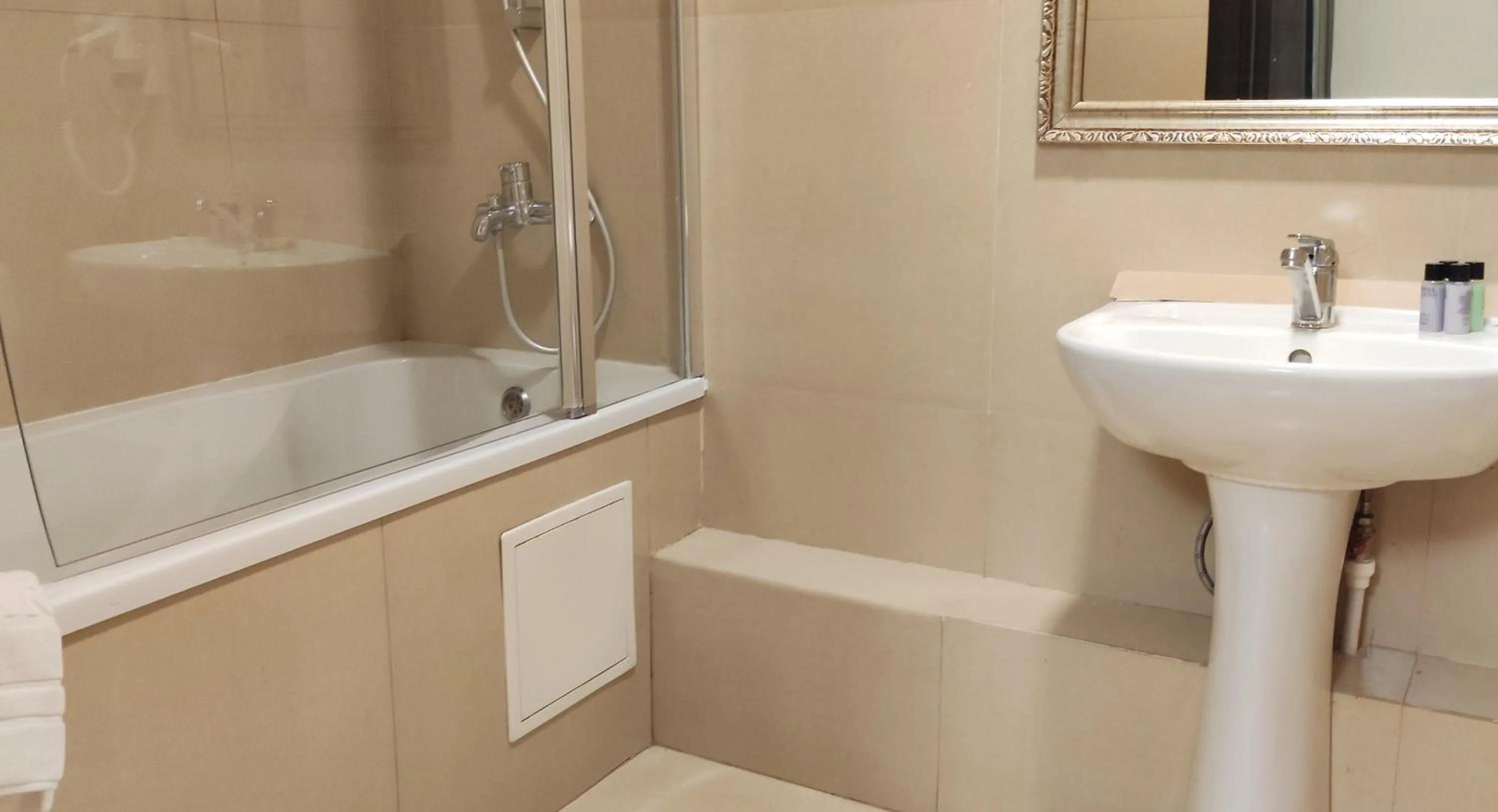 REIKARTZ PARK ASTANA ex-Royal Park Hotel & SPA