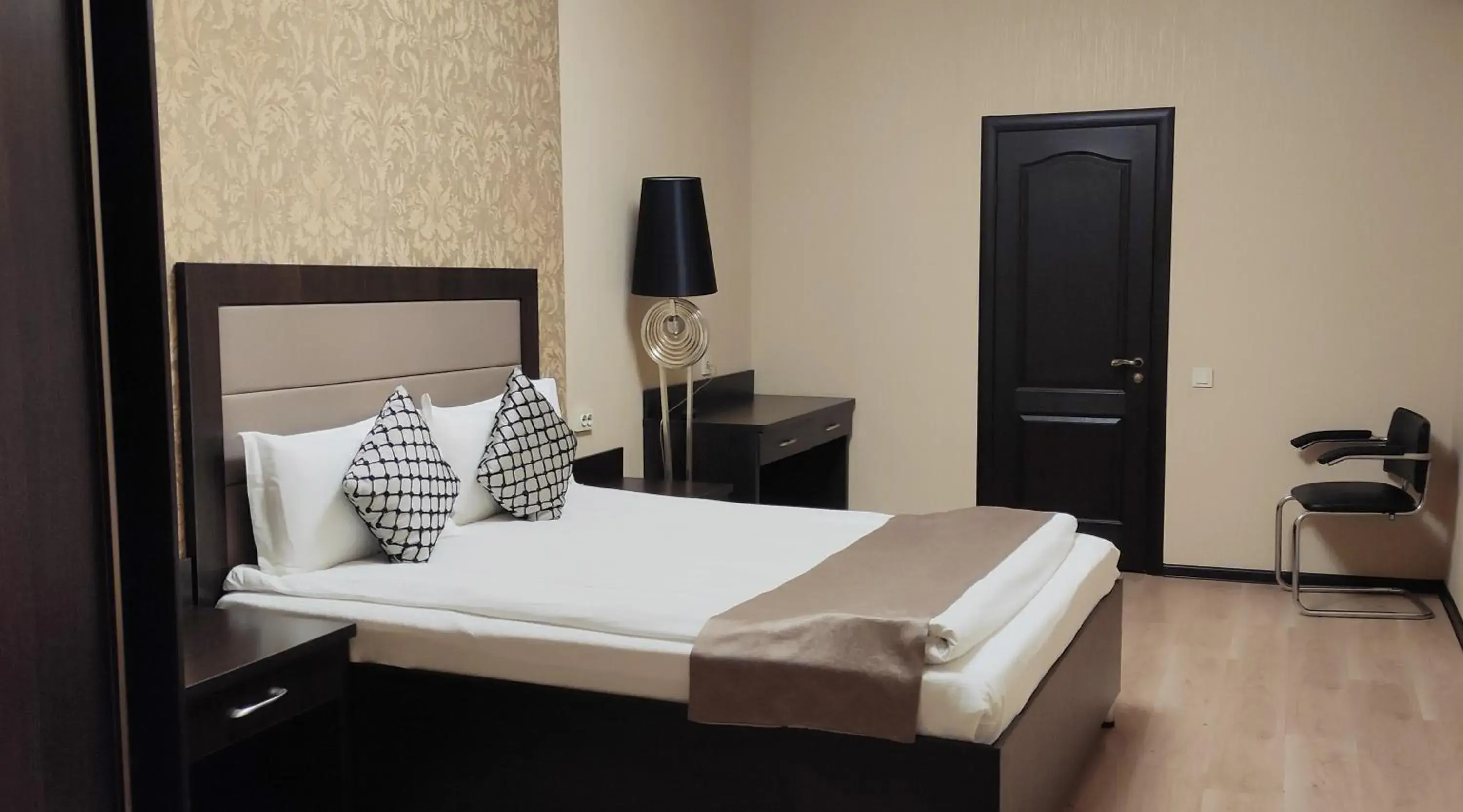 Bed in REIKARTZ PARK ASTANA ex-Royal Park Hotel & SPA Bed in REIKARTZ PARK ASTANA ex-Royal Park Hotel & SPA