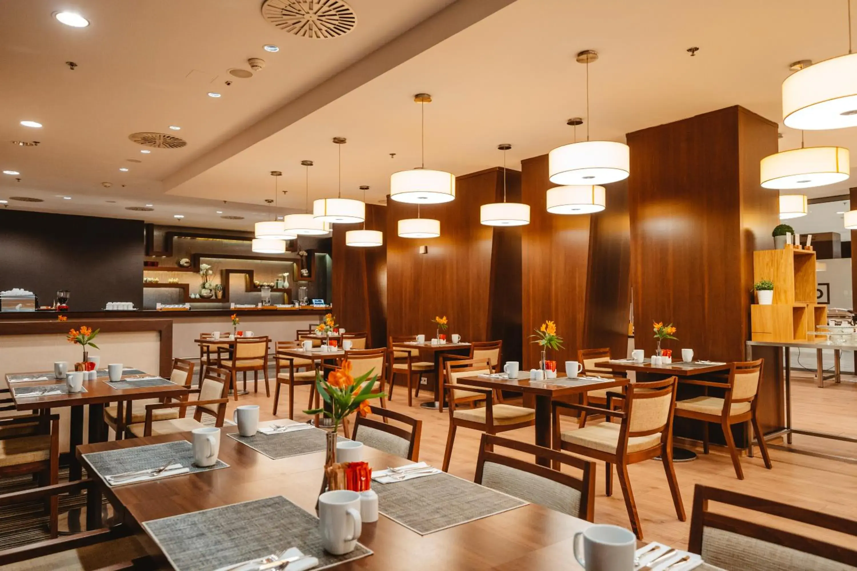 Restaurant/places to eat in DoubleTree By Hilton Košice Restaurant/places to eat in DoubleTree By Hilton Košice