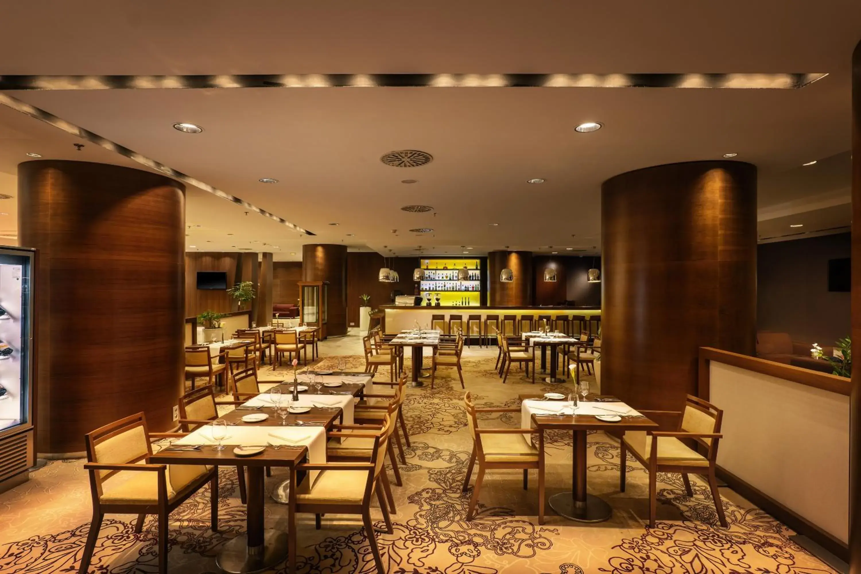 Restaurant/places to eat in DoubleTree By Hilton Košice Restaurant/places to eat in DoubleTree By Hilton Košice