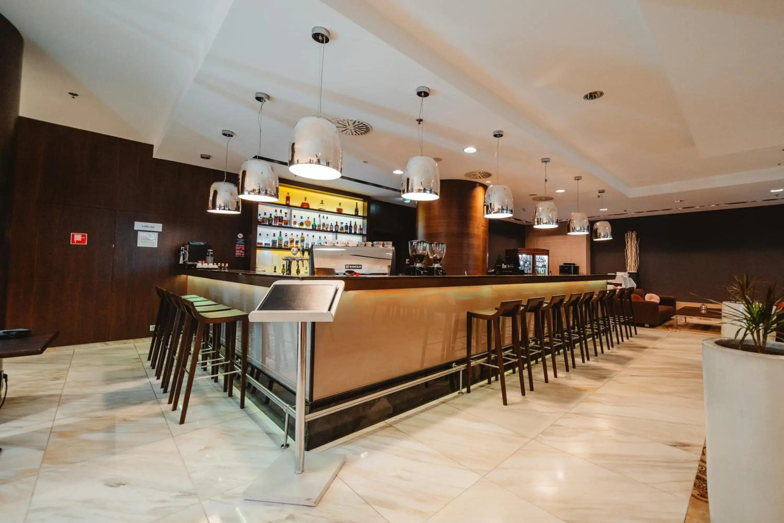 Lounge or bar in DoubleTree By Hilton Košice Lounge or bar in DoubleTree By Hilton Košice