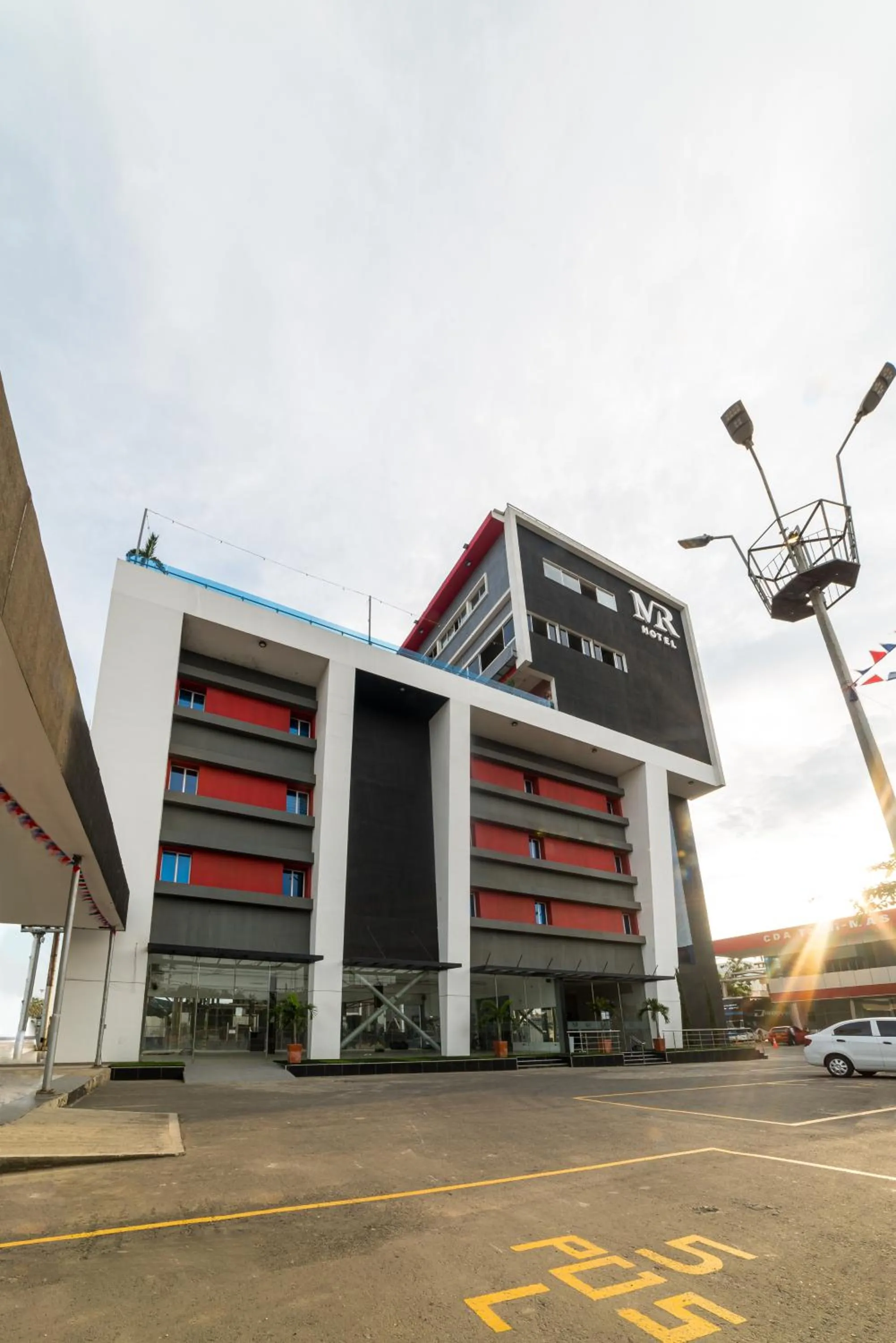 Property building in Hotel American Visa Cali