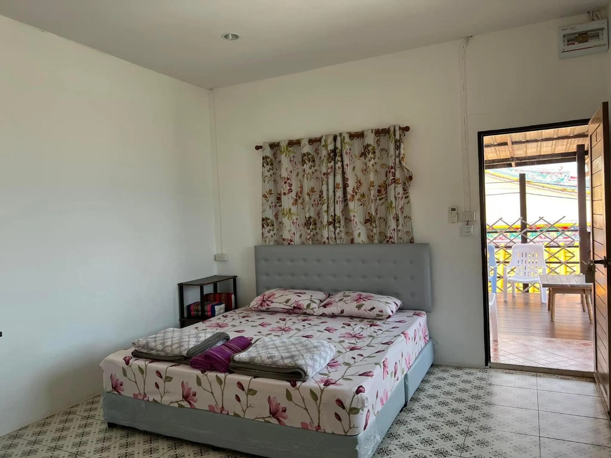 Bed in grandmabalcony