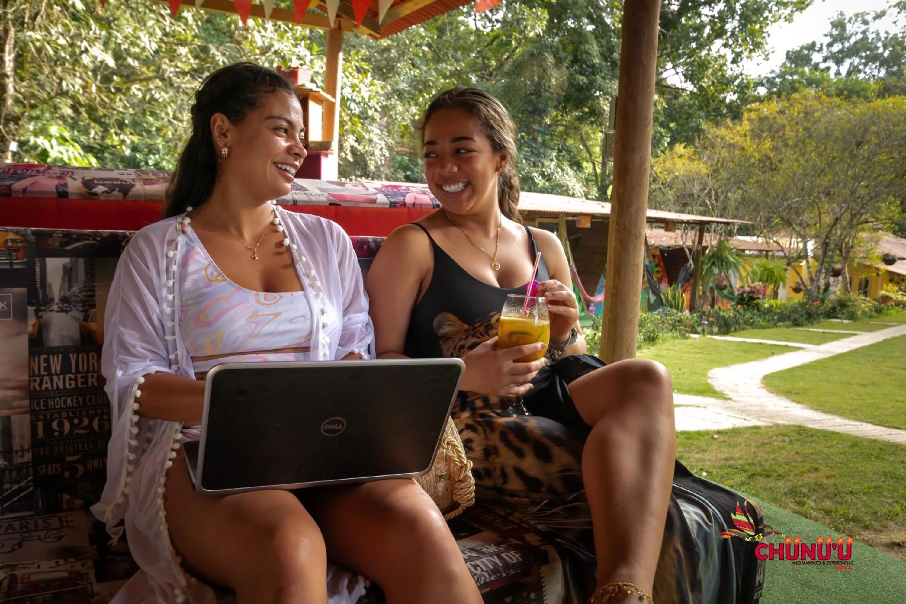 People in MINCA Chunuu - glamping - coworking MINCA