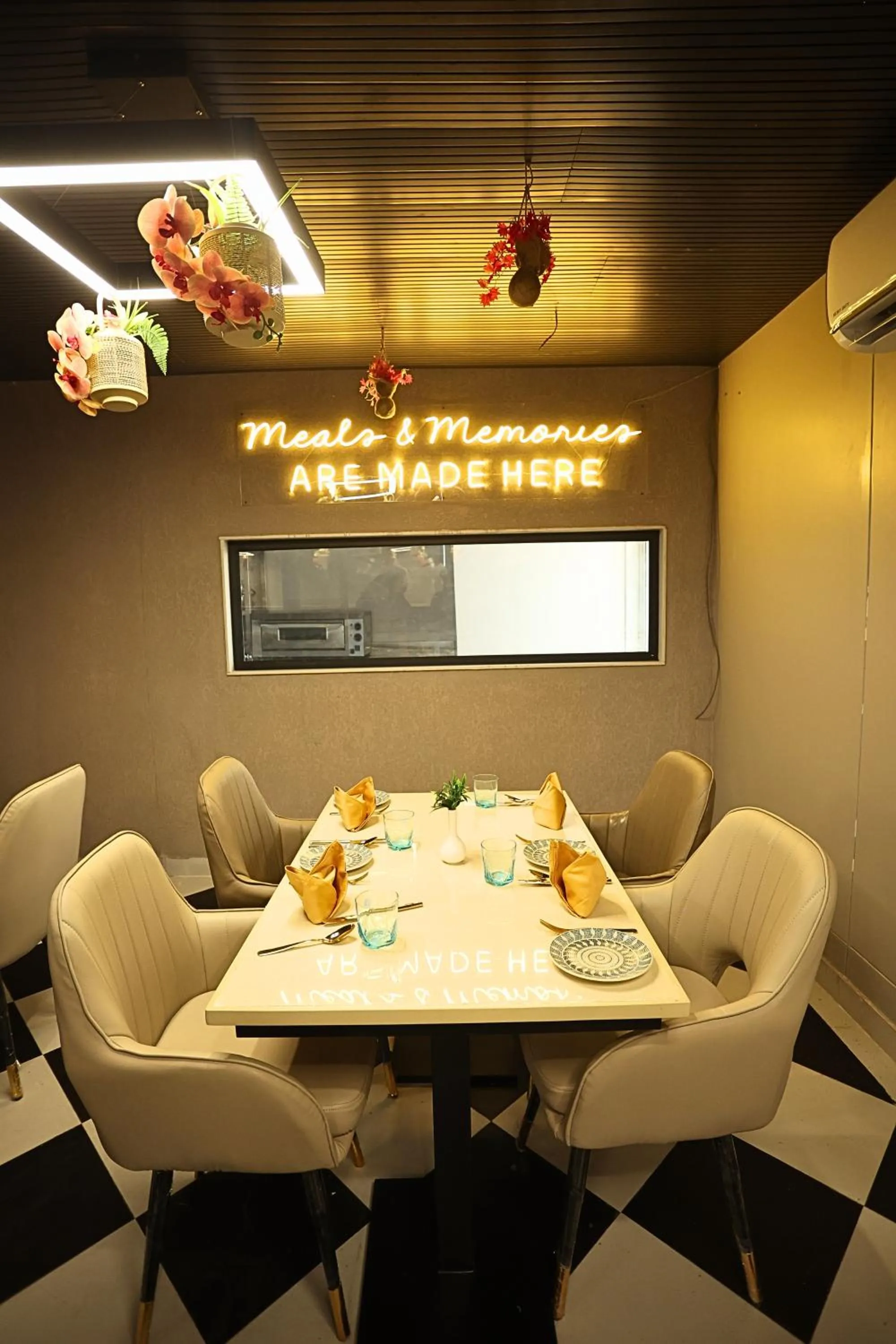 Lounge or bar in Hotel Suncity Plaza, Sitapura, Jaipur