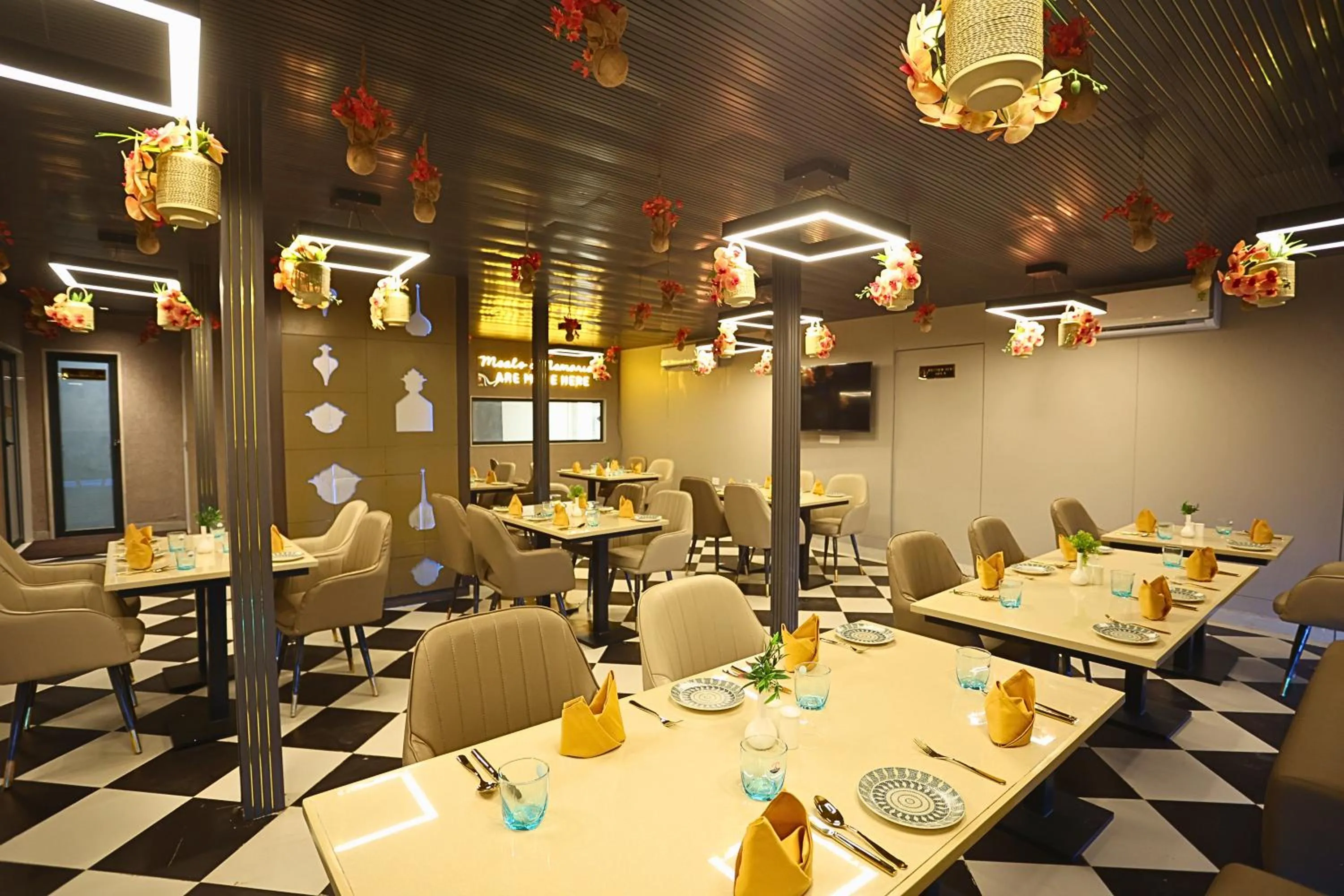 Lounge or bar in Hotel Suncity Plaza, Sitapura, Jaipur