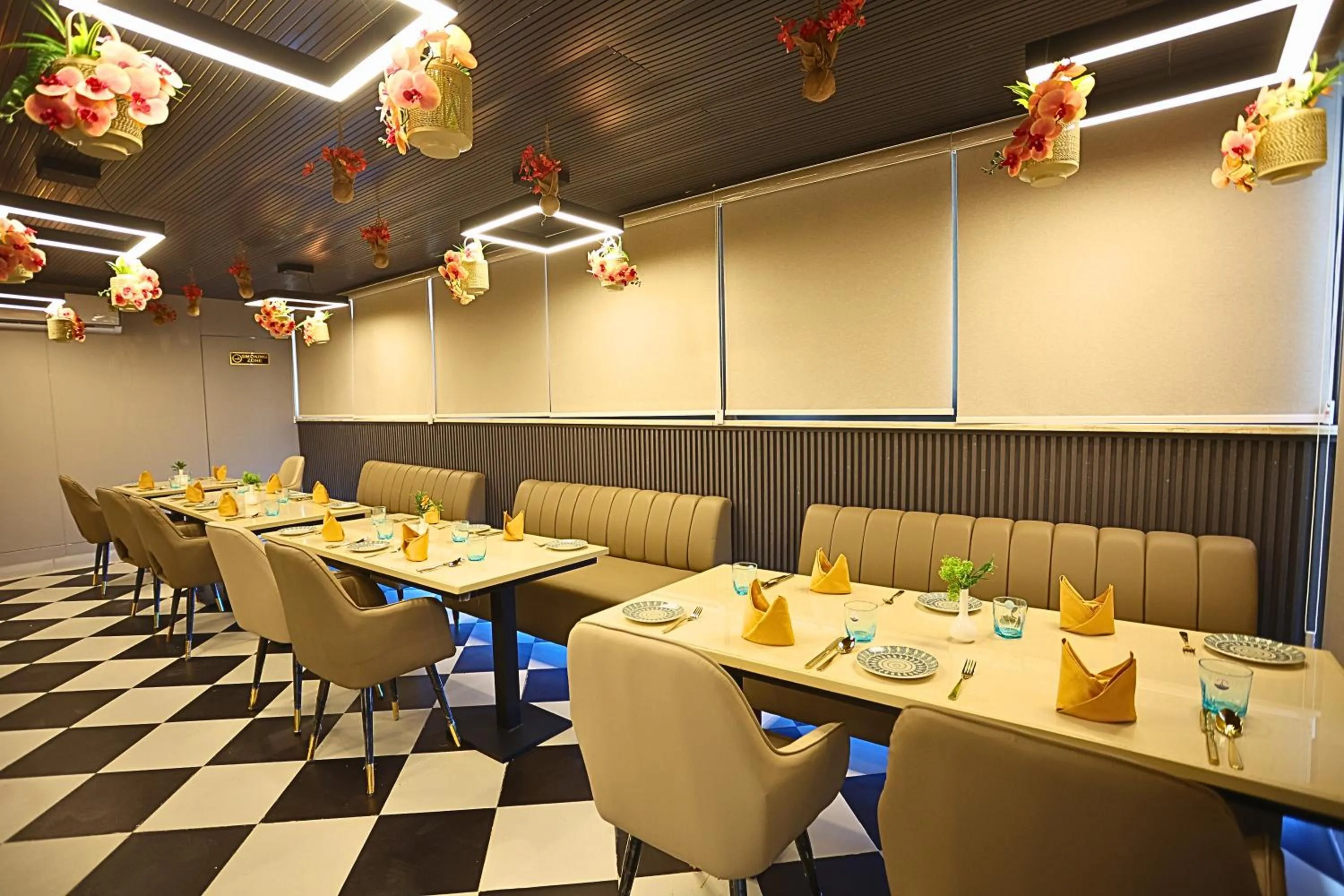 Lounge or bar in Hotel Suncity Plaza, Sitapura, Jaipur