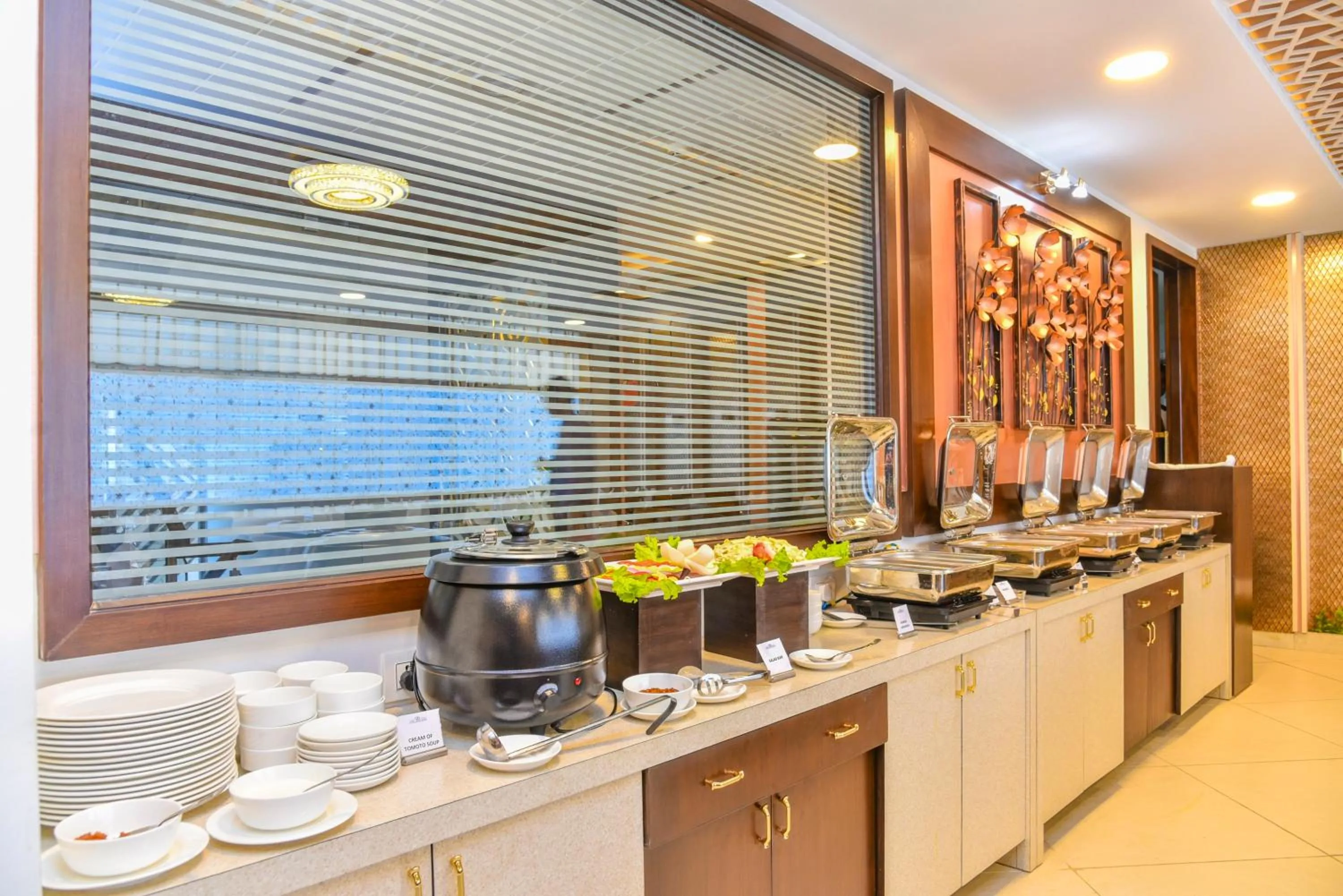 Dining area in Hotel Suncity Plaza, Sitapura, Jaipur