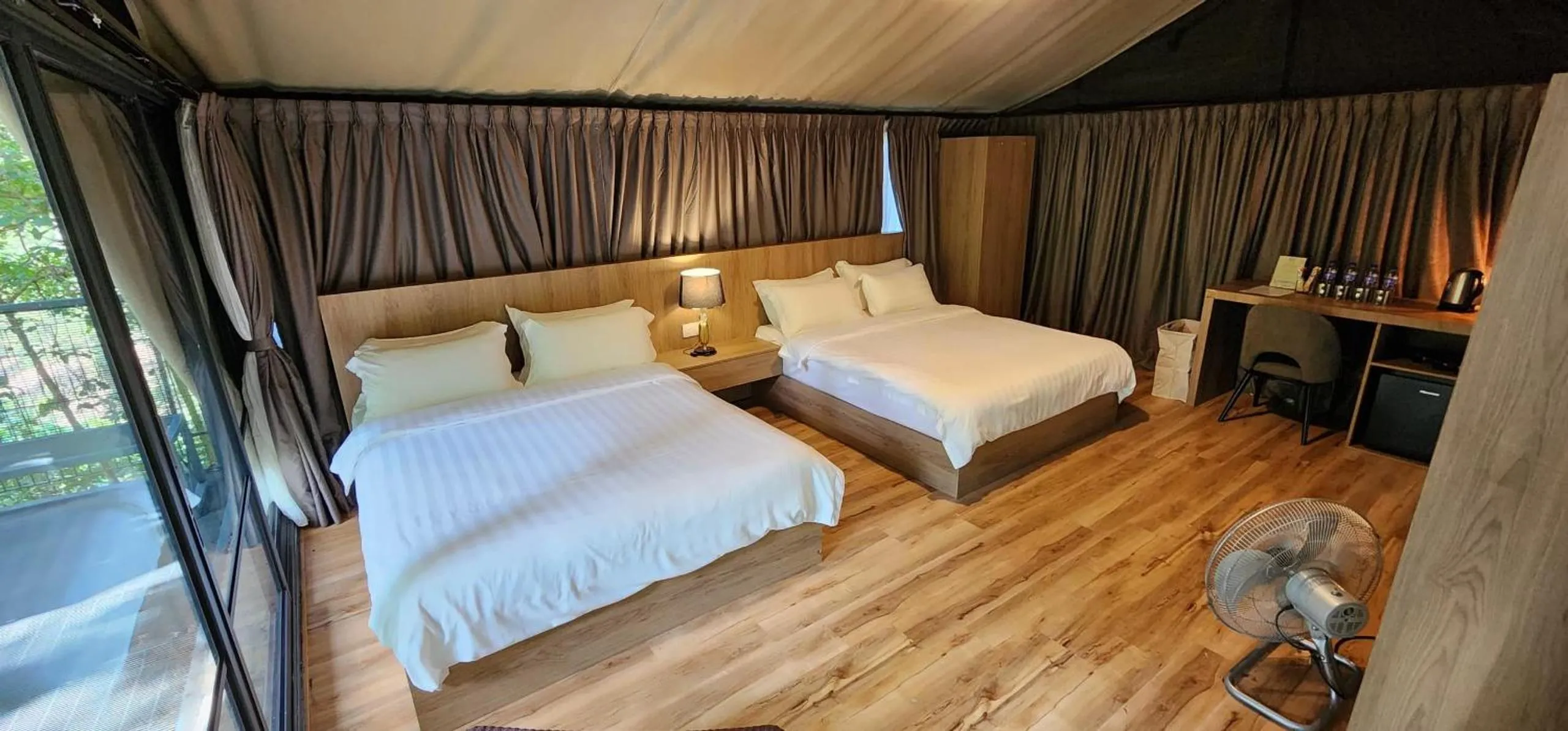 Photo of the whole room, Bed in Boulder Valley