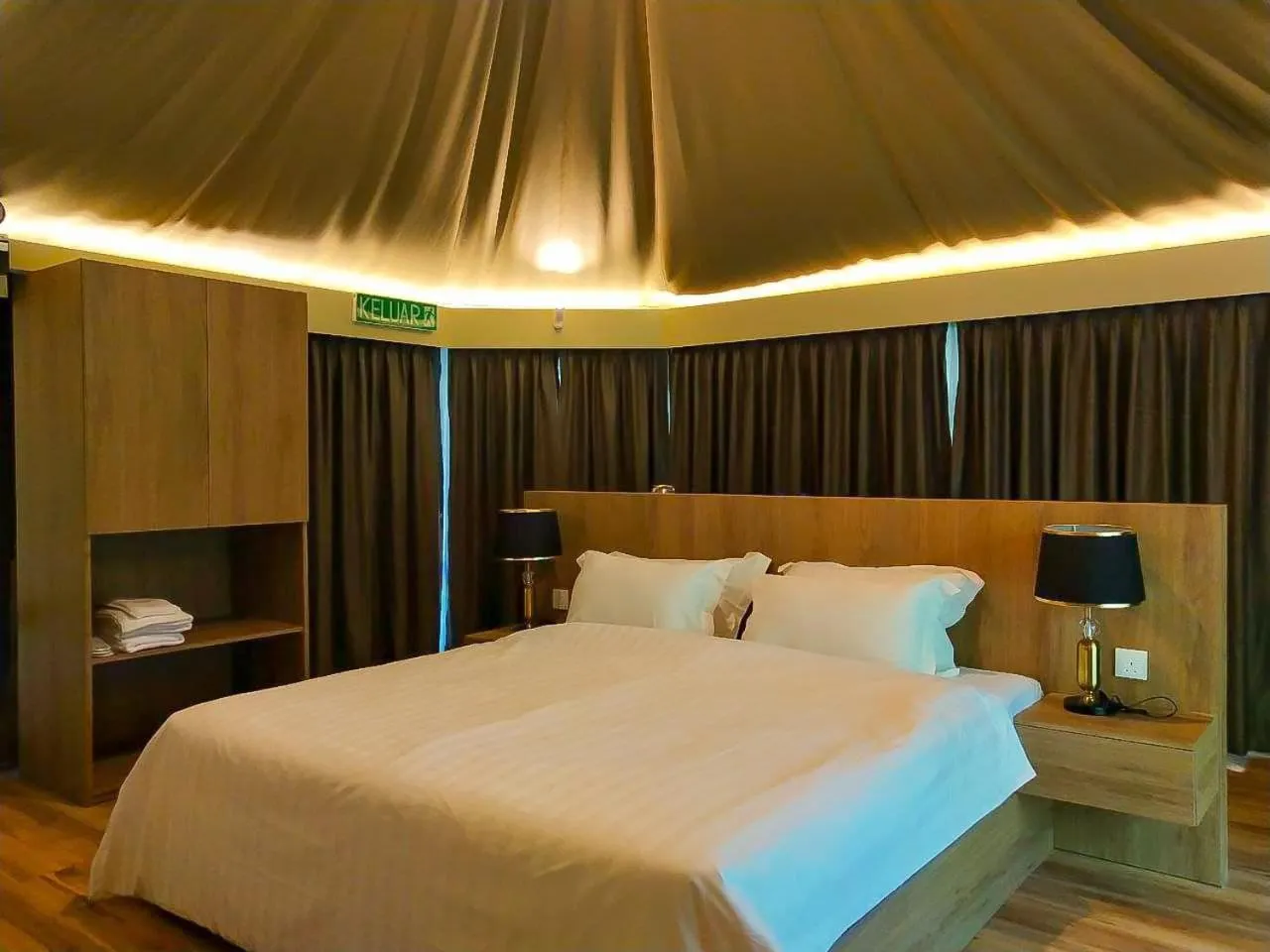 Bed in Boulder Valley