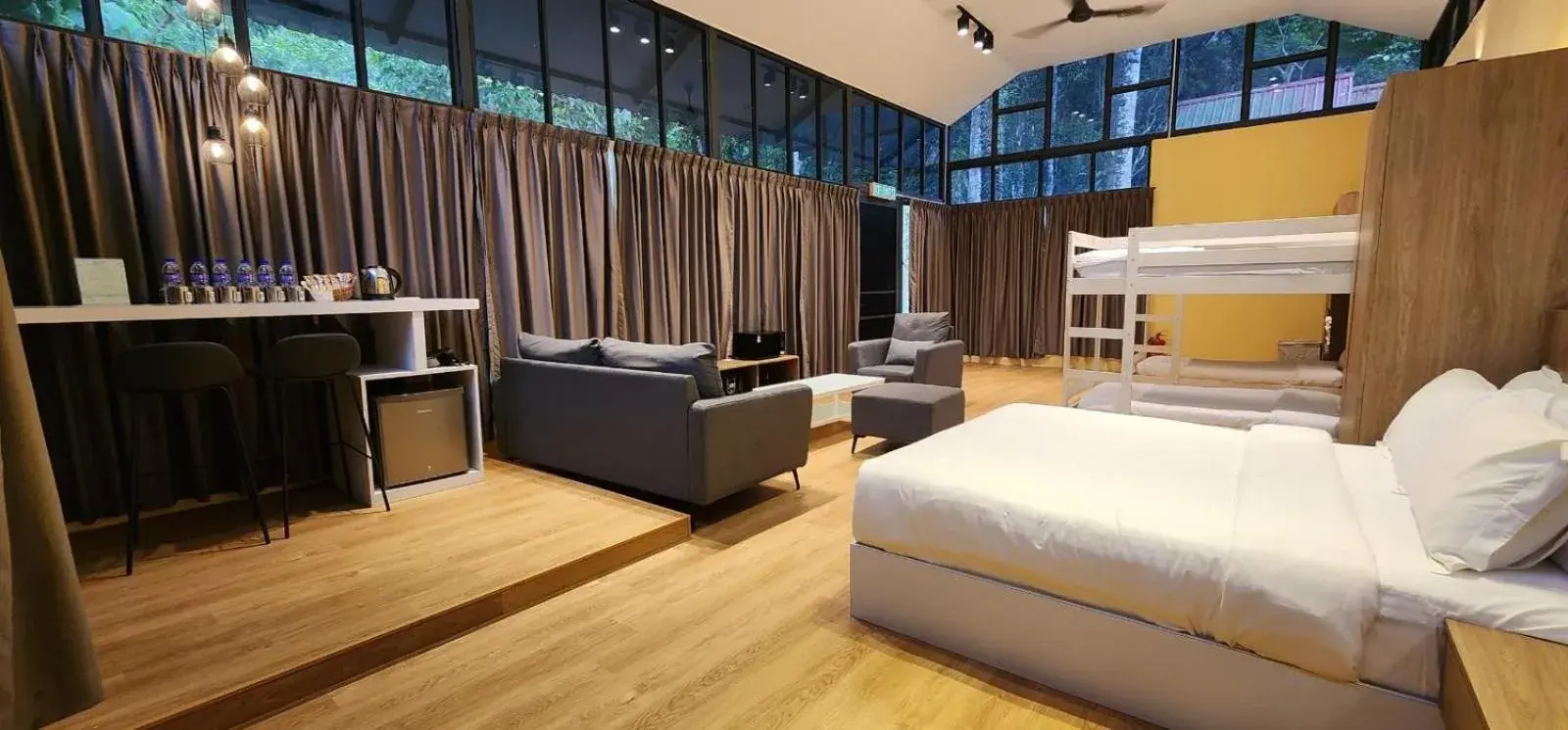 Photo of the whole room, Bed in Boulder Valley Photo of the whole room, Bed in Boulder Valley