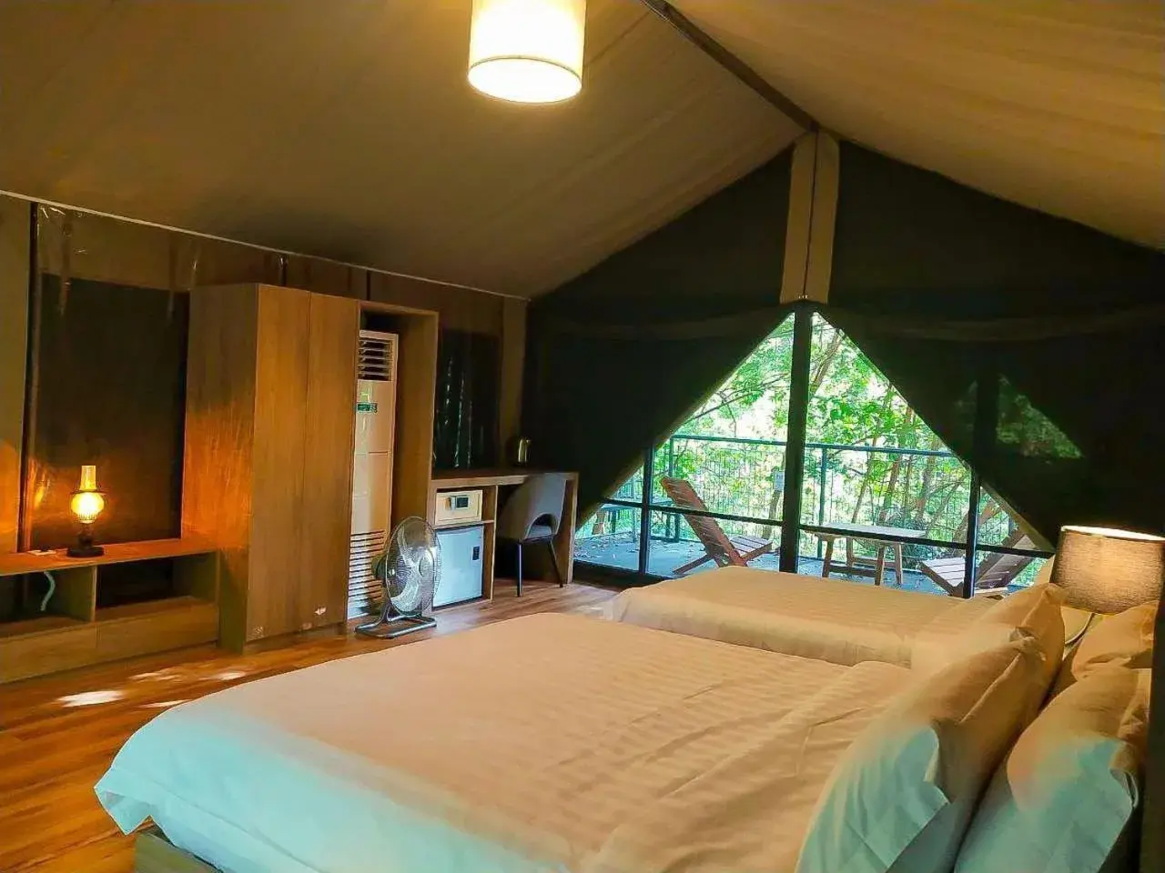 Bed in Boulder Valley Bed in Boulder Valley