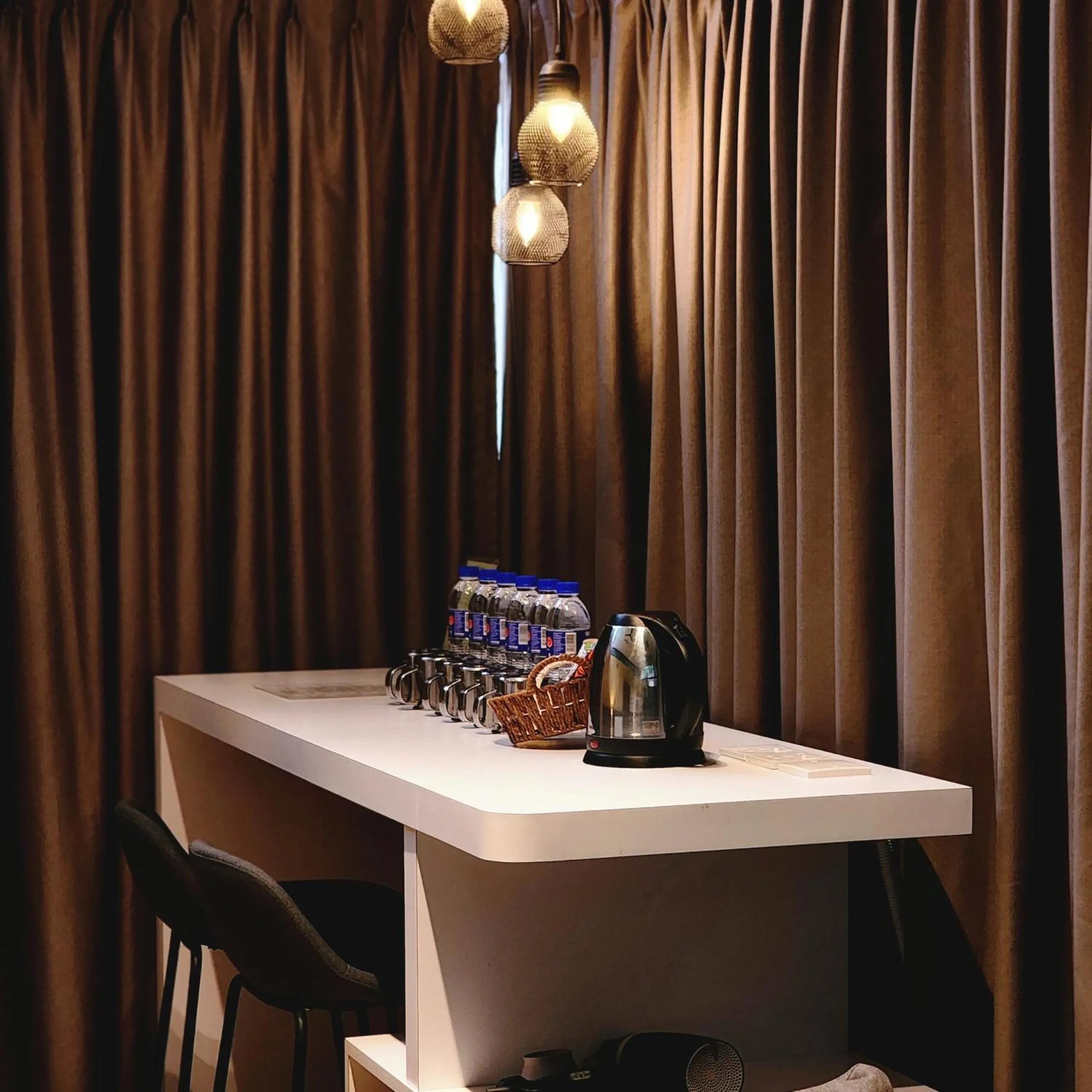 Seating area in Boulder Valley