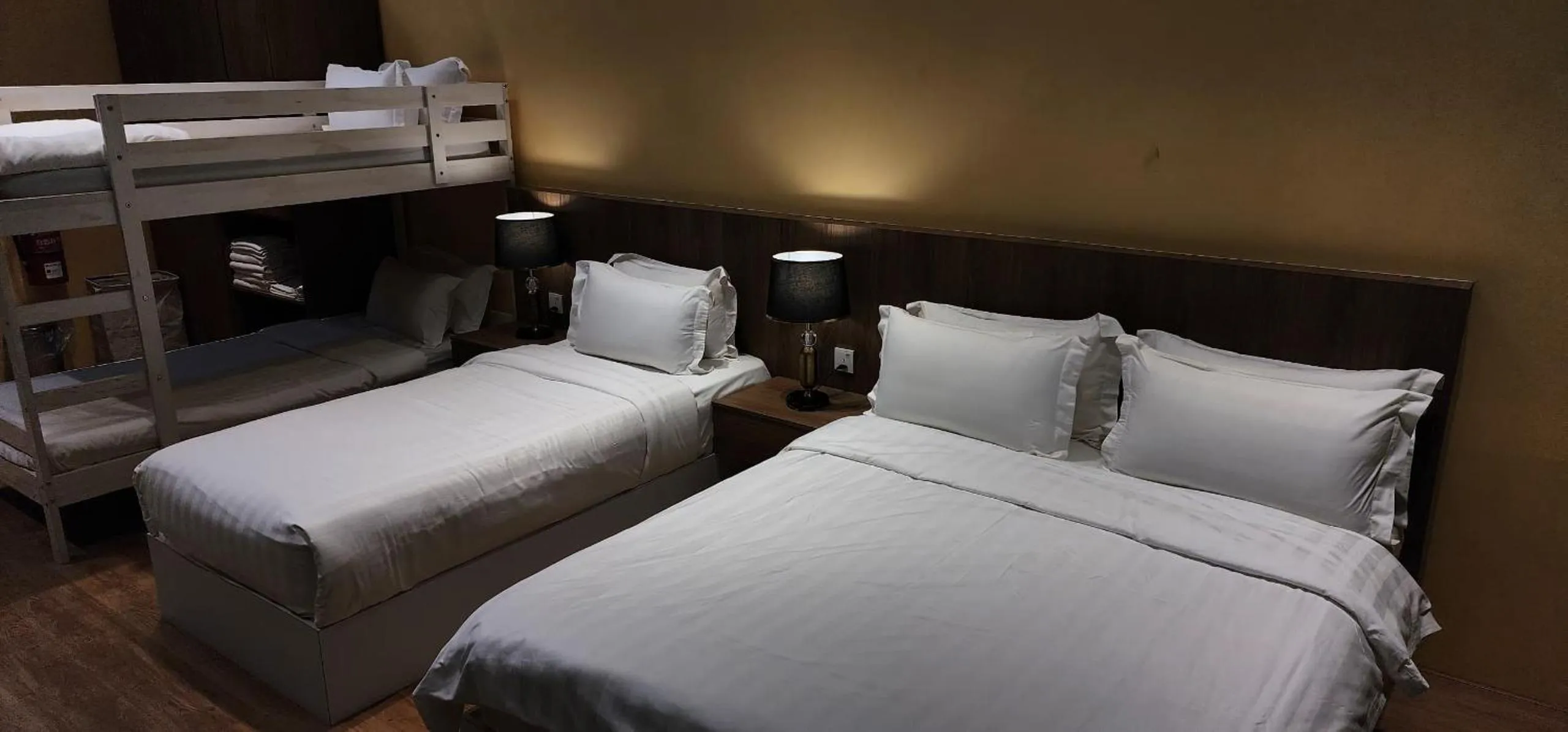 Bedroom, Bed in Boulder Valley