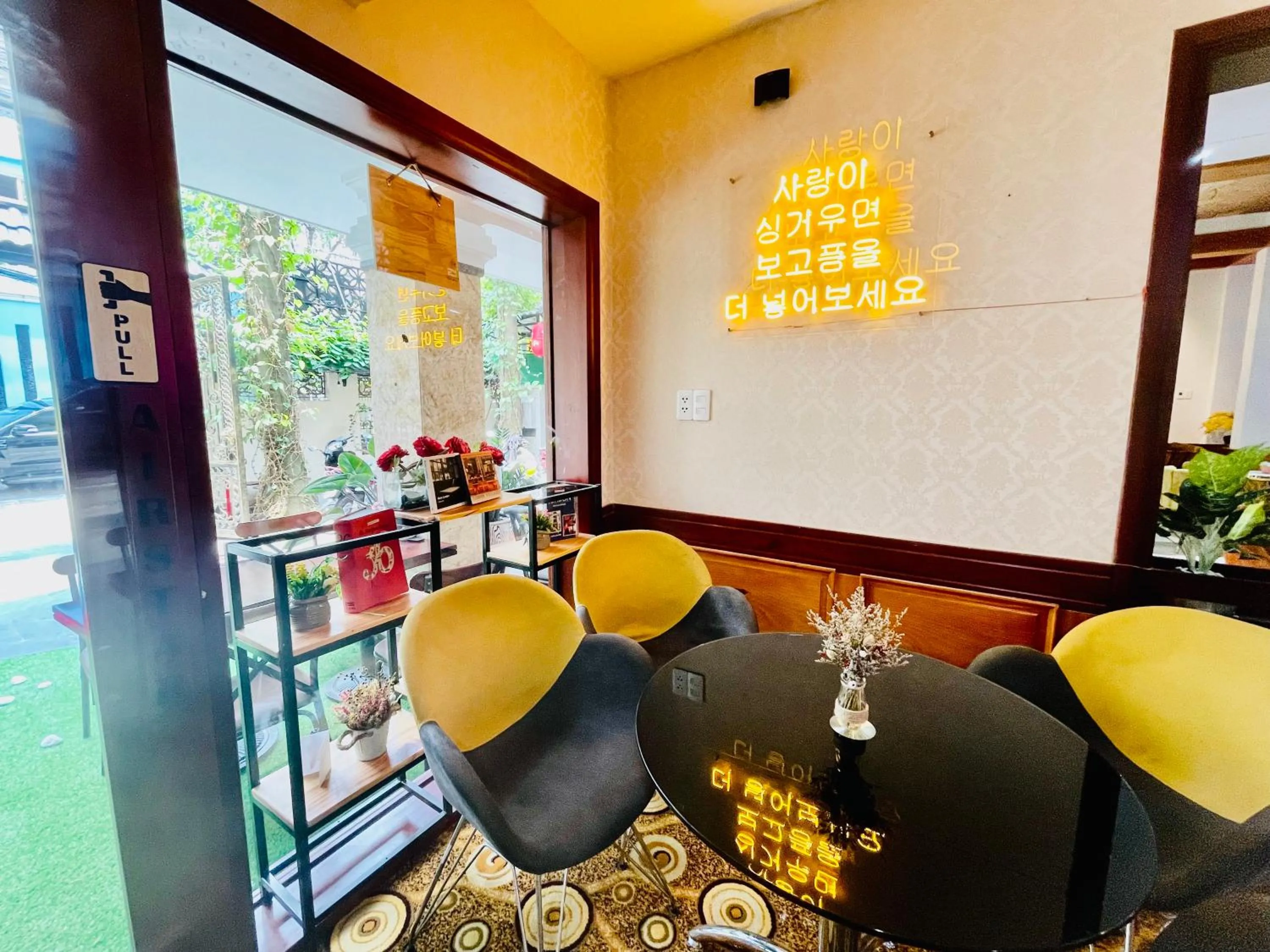 Seating area in Air Star Hotel