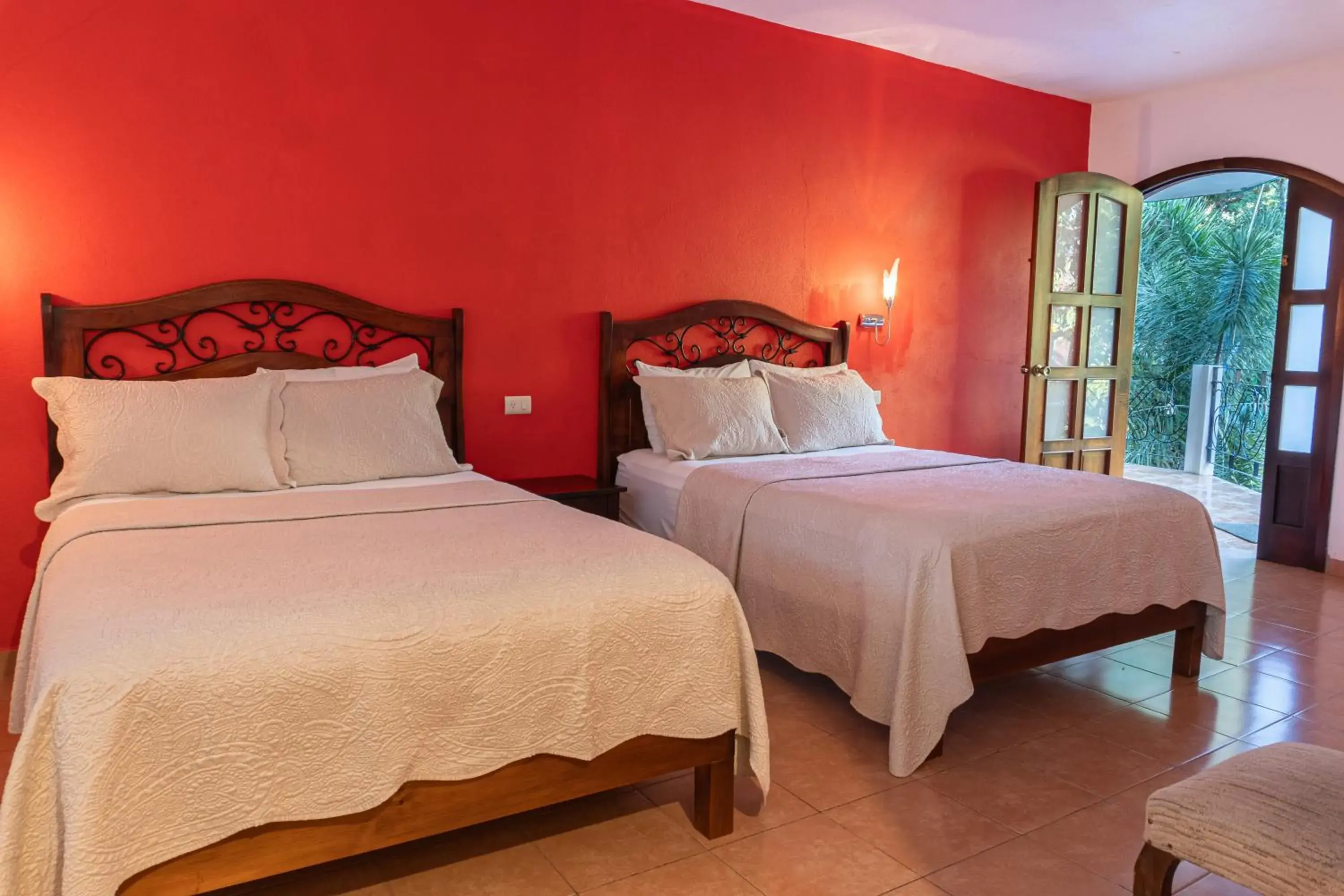 Twin Room with Pool View in Hotel Paraíso Encantado Twin Room with Pool View in Hotel Paraíso Encantado