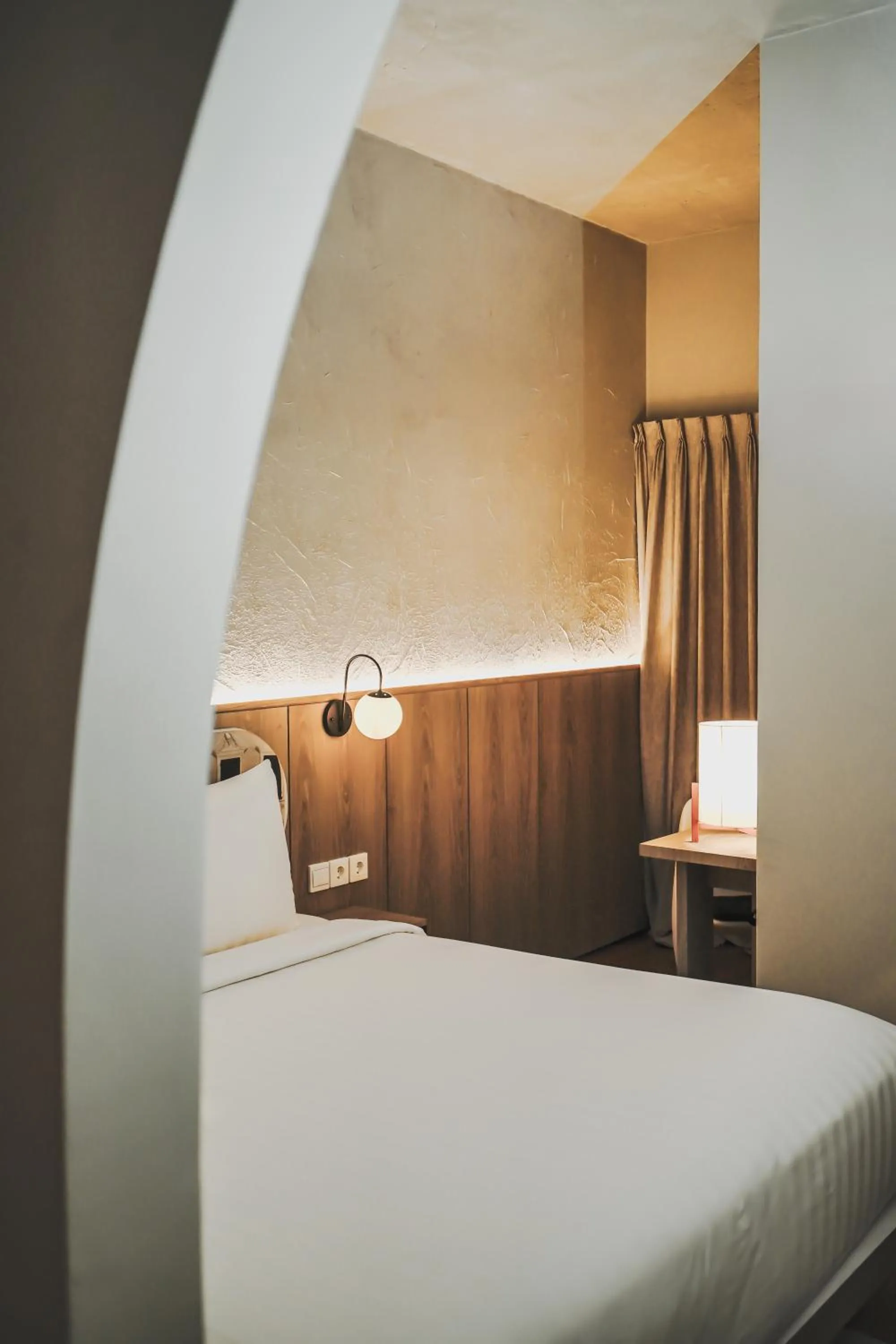 Bedroom, Bed in PULANG ke UTTARA