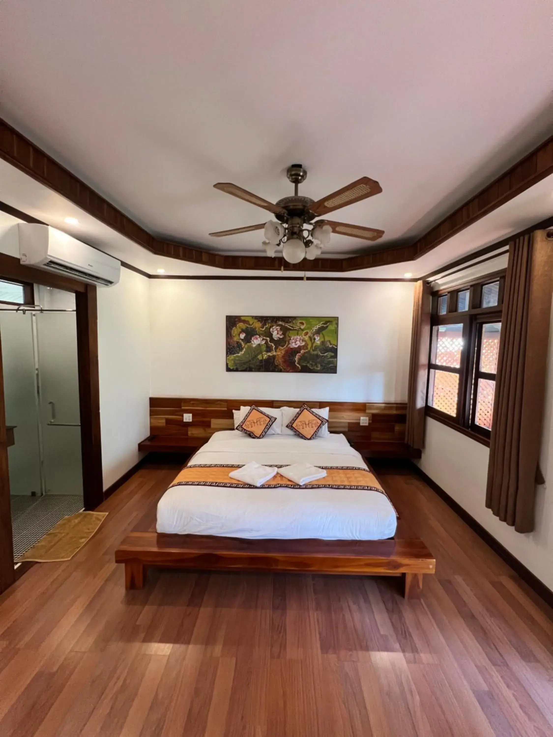 Bed in Queens House Bed in Queens House