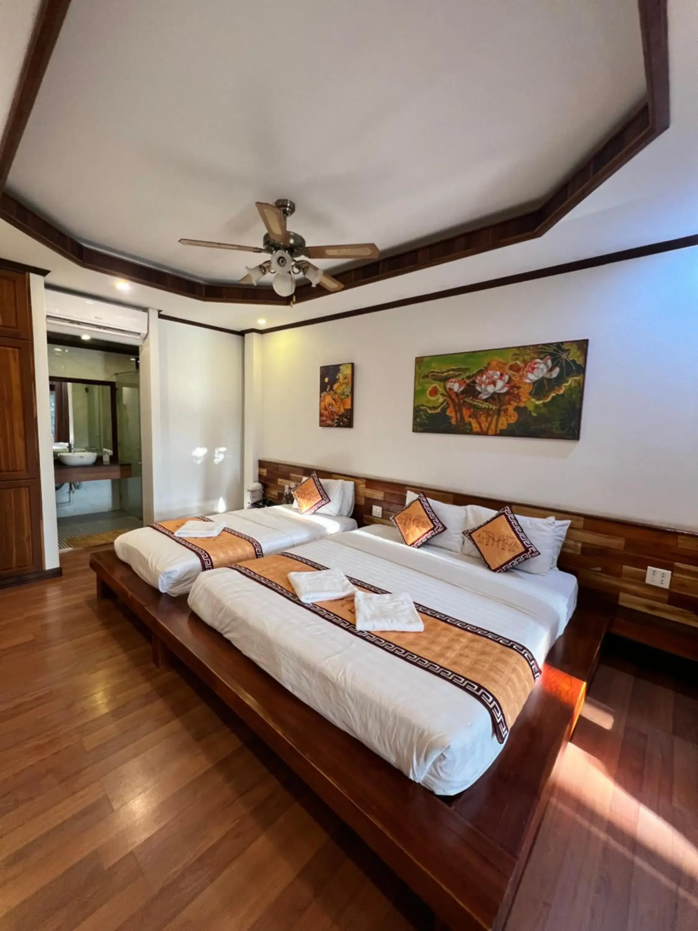 Bed in Queens House Bed in Queens House