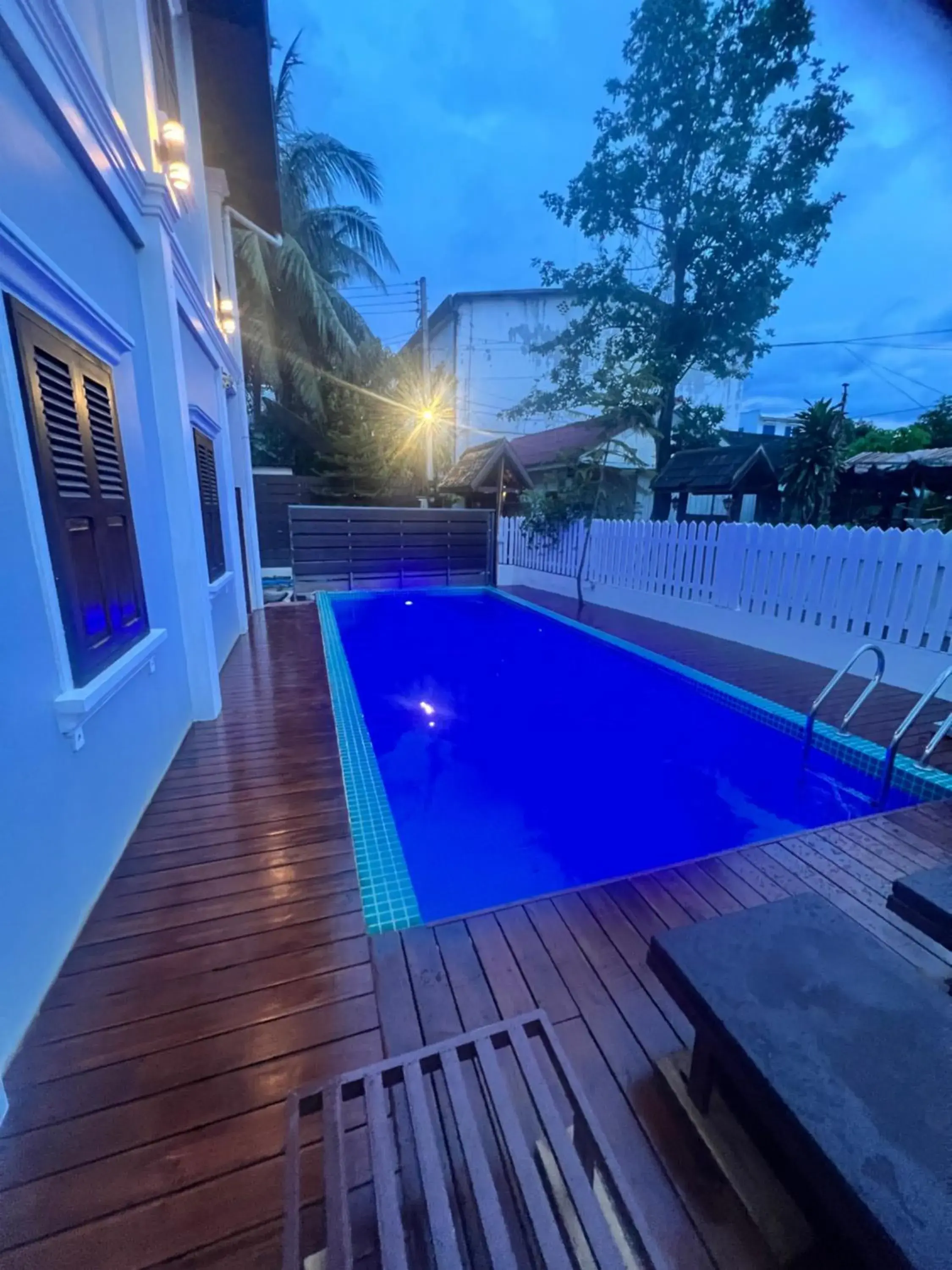 Swimming pool in Queens House Swimming pool in Queens House