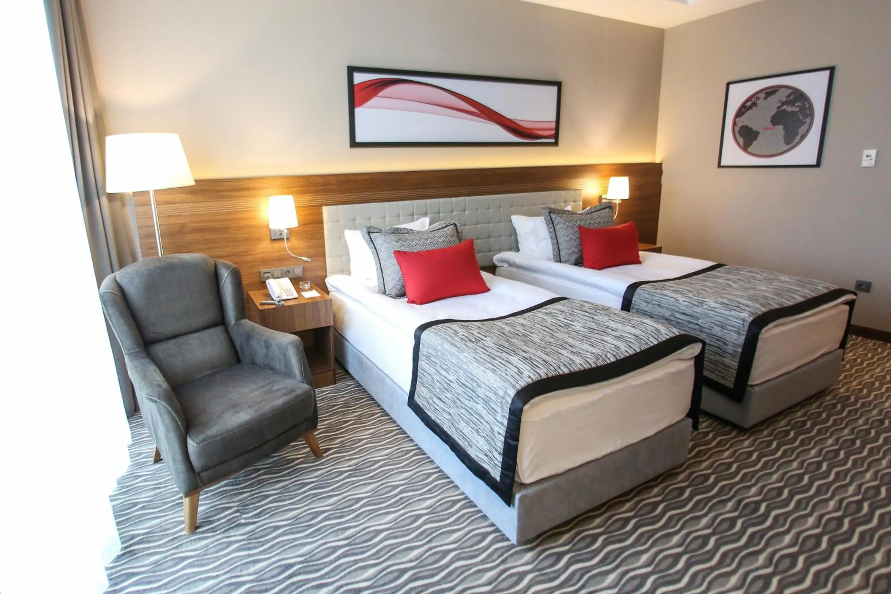 Photo of the whole room, Bed in Ramada by Wyndham Nigde