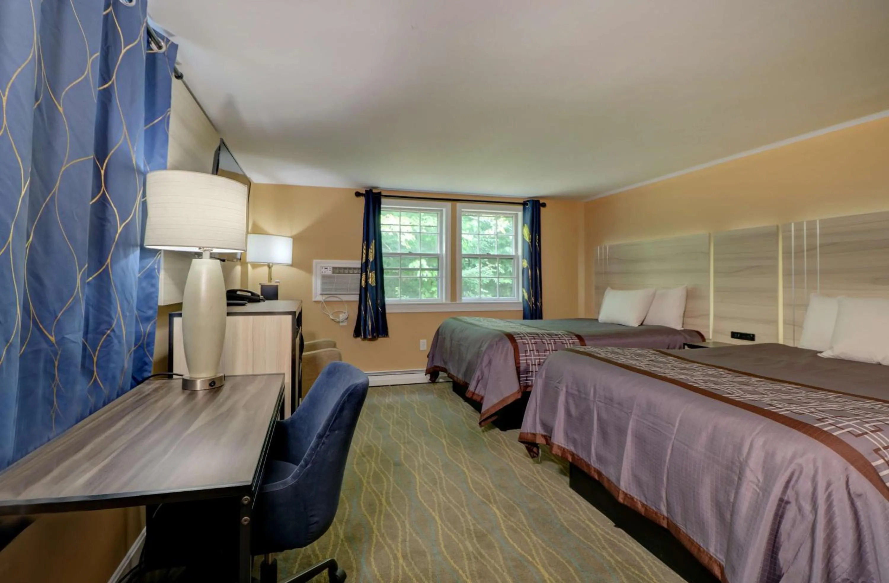 Bedroom, Bed in Yankee Clipper Inn, SureStay Collection by Best Western