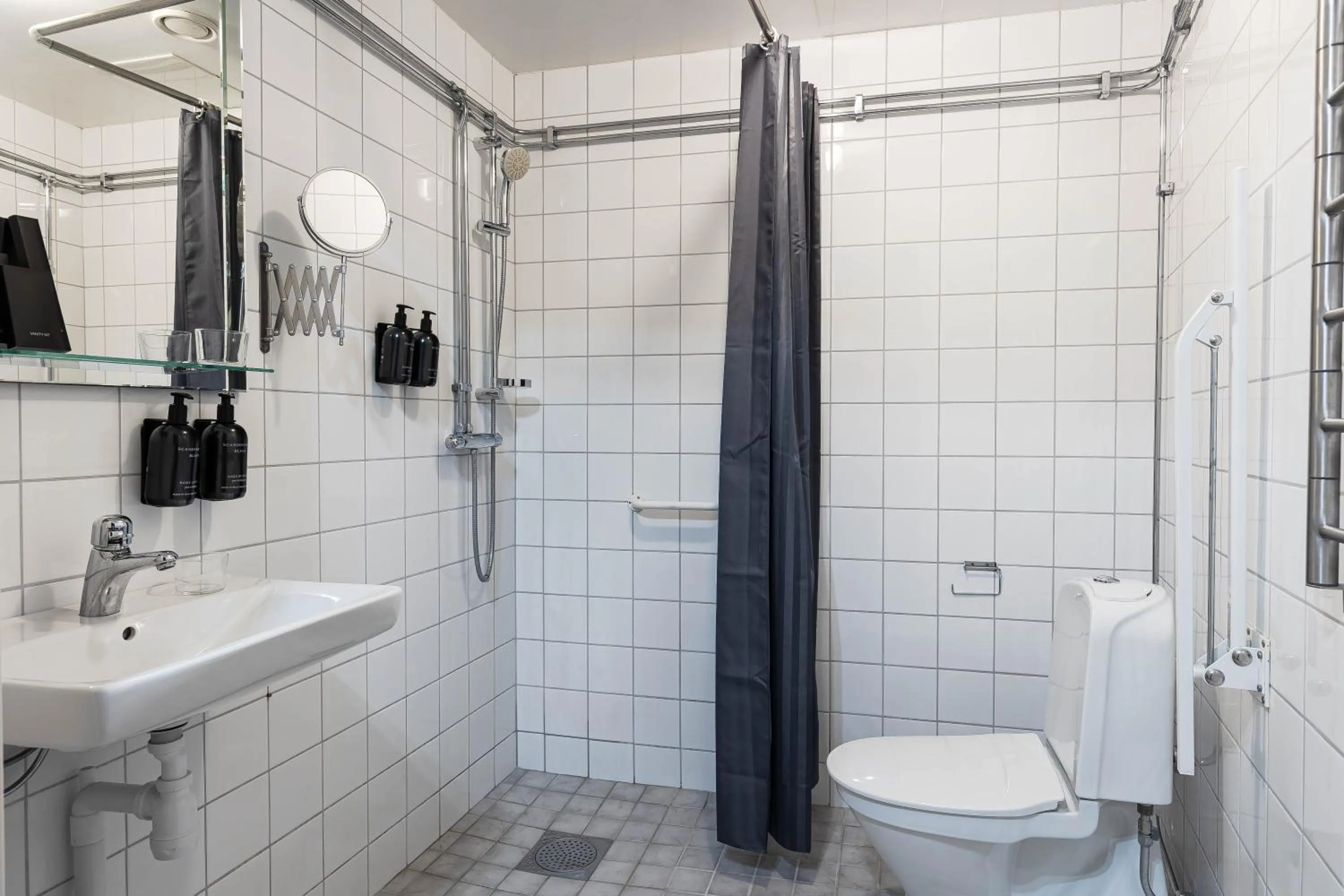 Shower in Villa Gutebagge Hotell