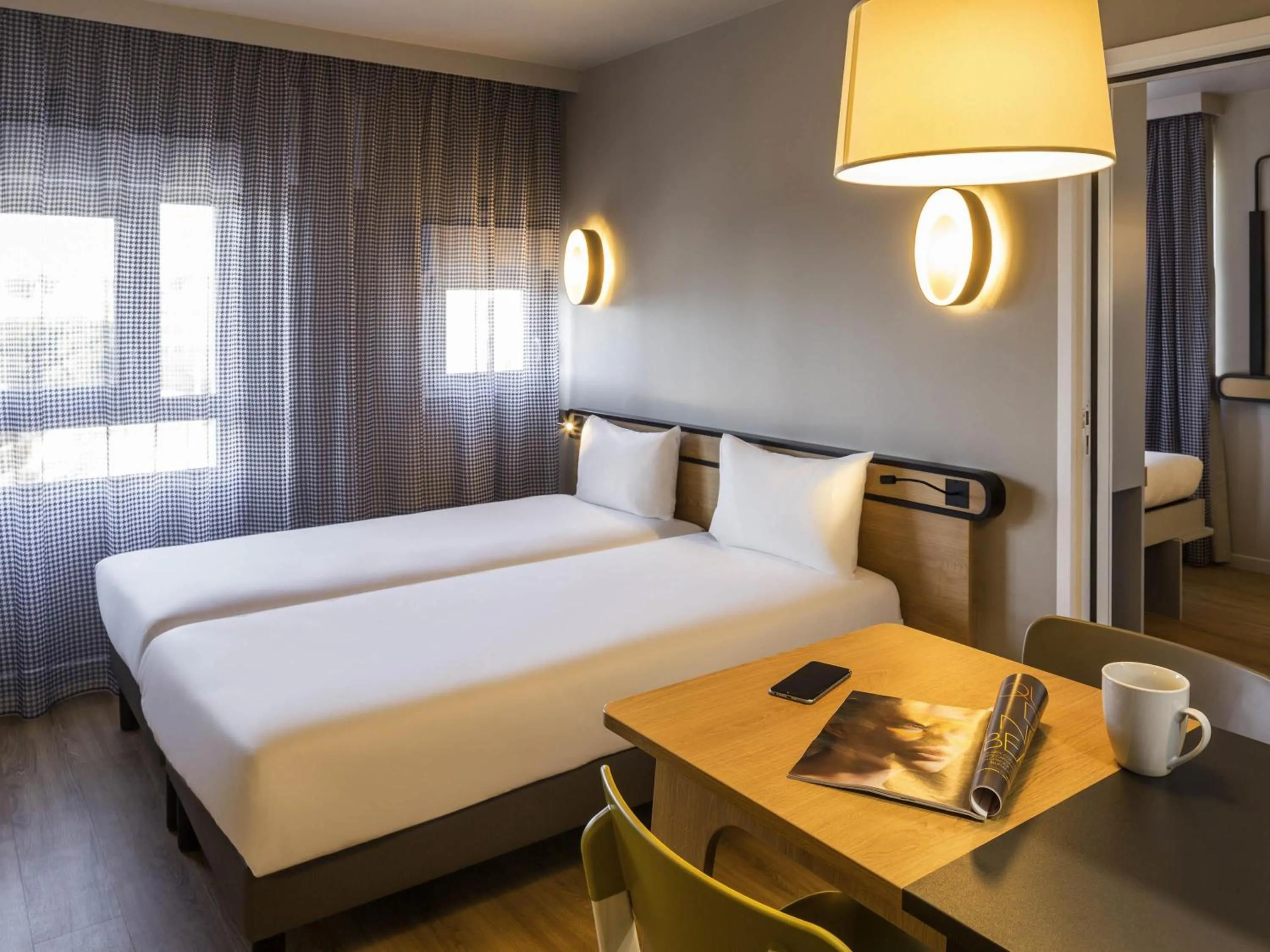 Bedroom, Bed in Aparthotel Adagio access Montpellier Centre