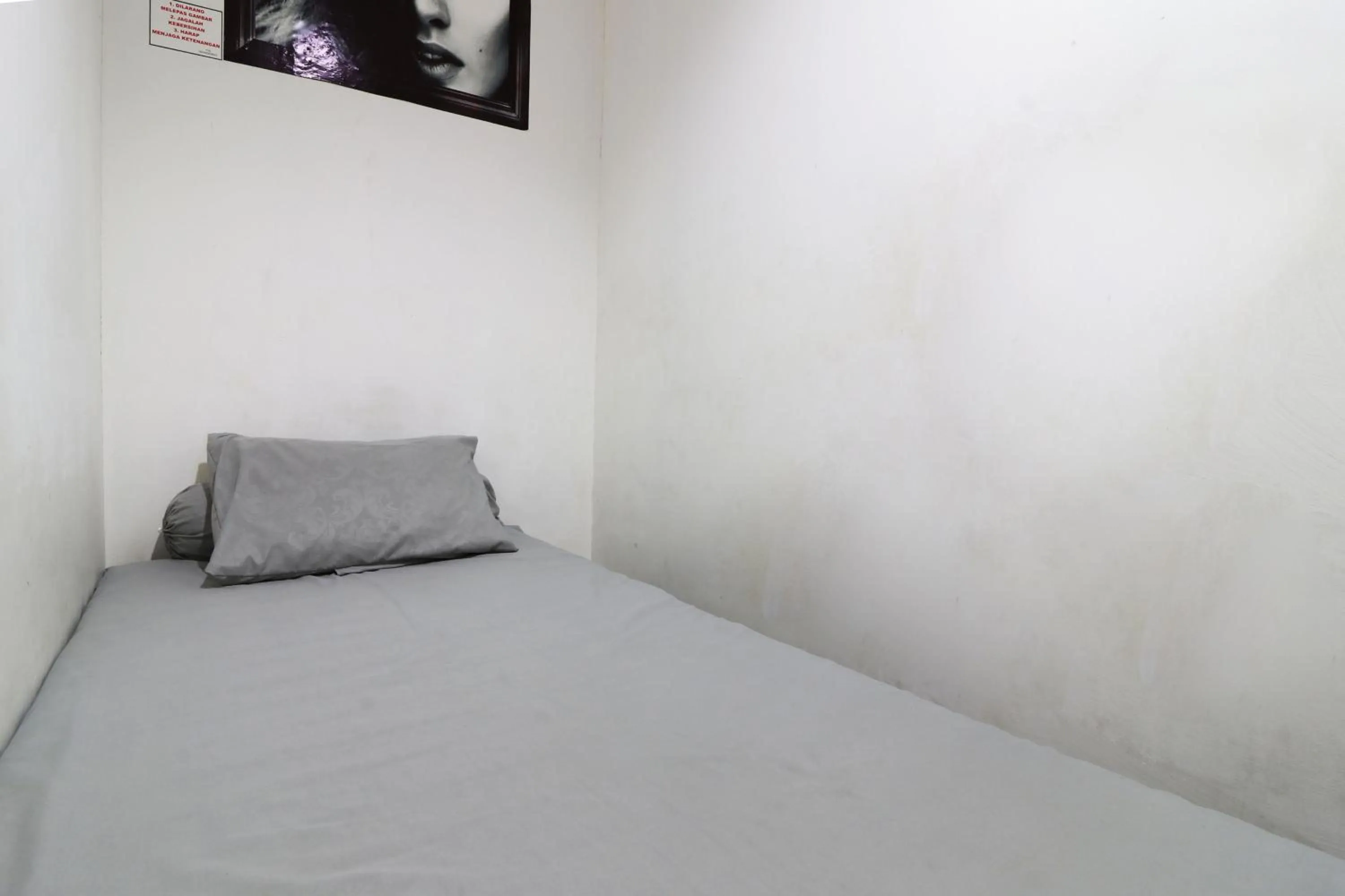 Bedroom, Bed in Wiens Residence BSD