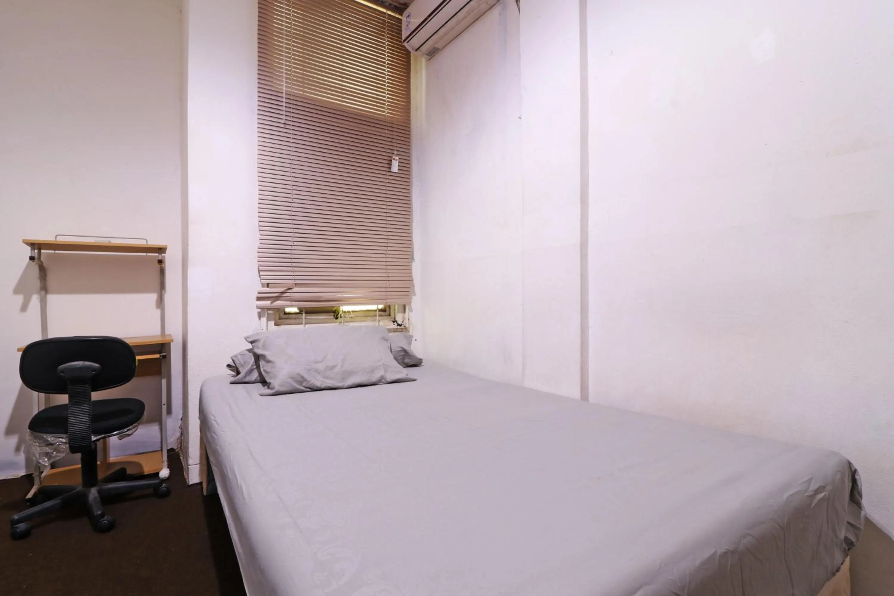 Bedroom, Bed in Wiens Residence BSD