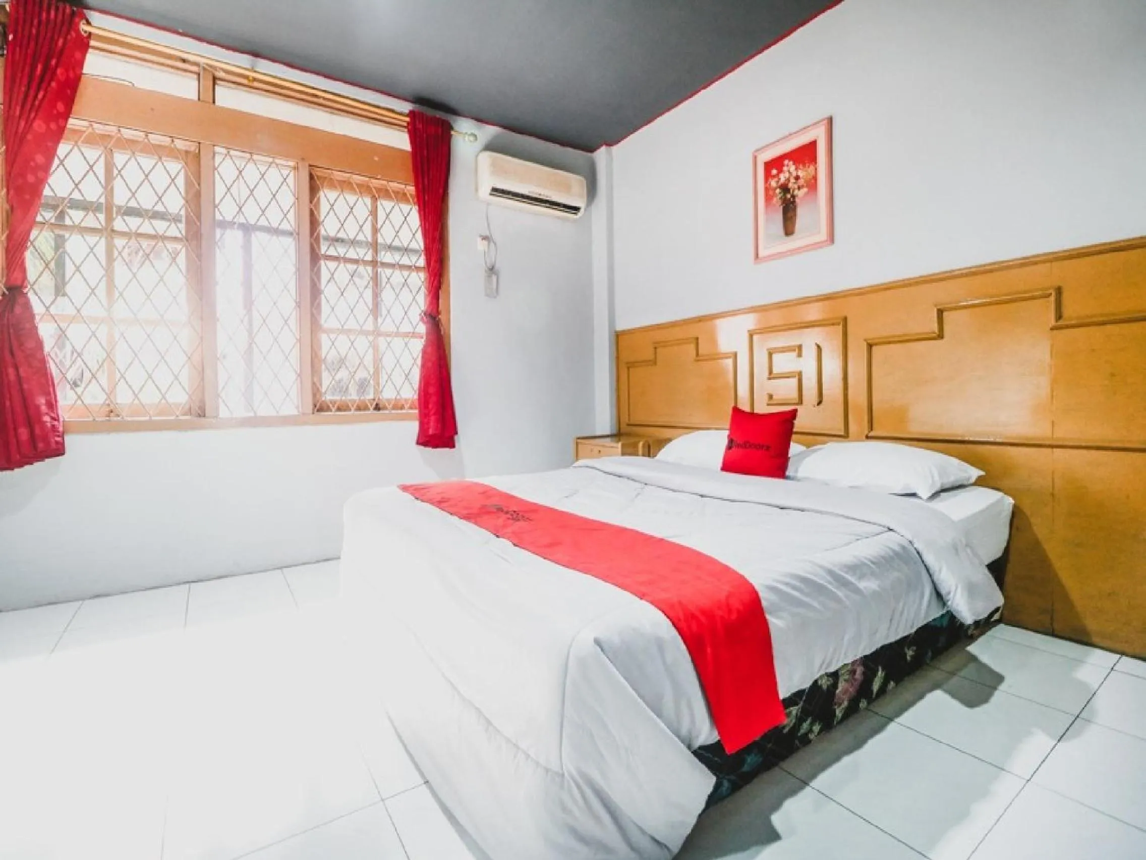 Bedroom, Bed in RedDoorz Plus near RSCM Jakarta