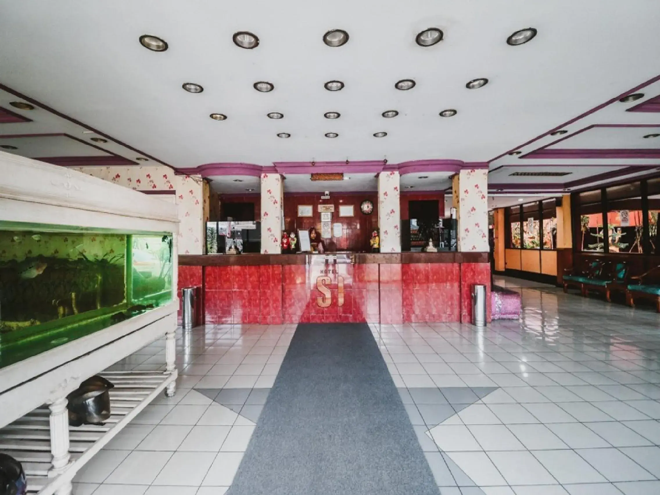 Lobby or reception in RedDoorz Plus near RSCM Jakarta Lobby or reception in RedDoorz Plus near RSCM Jakarta