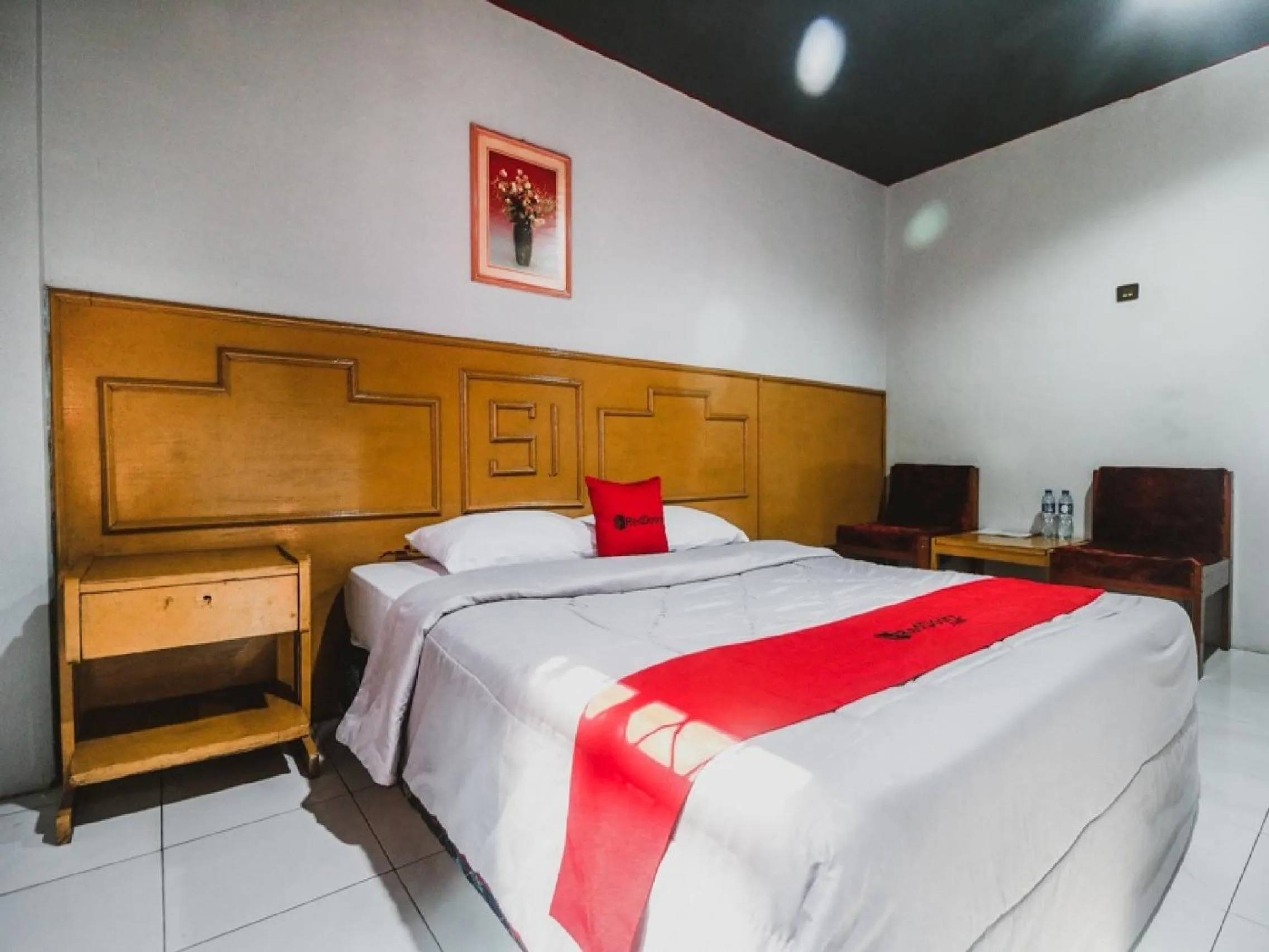 Bedroom, Bed in RedDoorz Plus near RSCM Jakarta